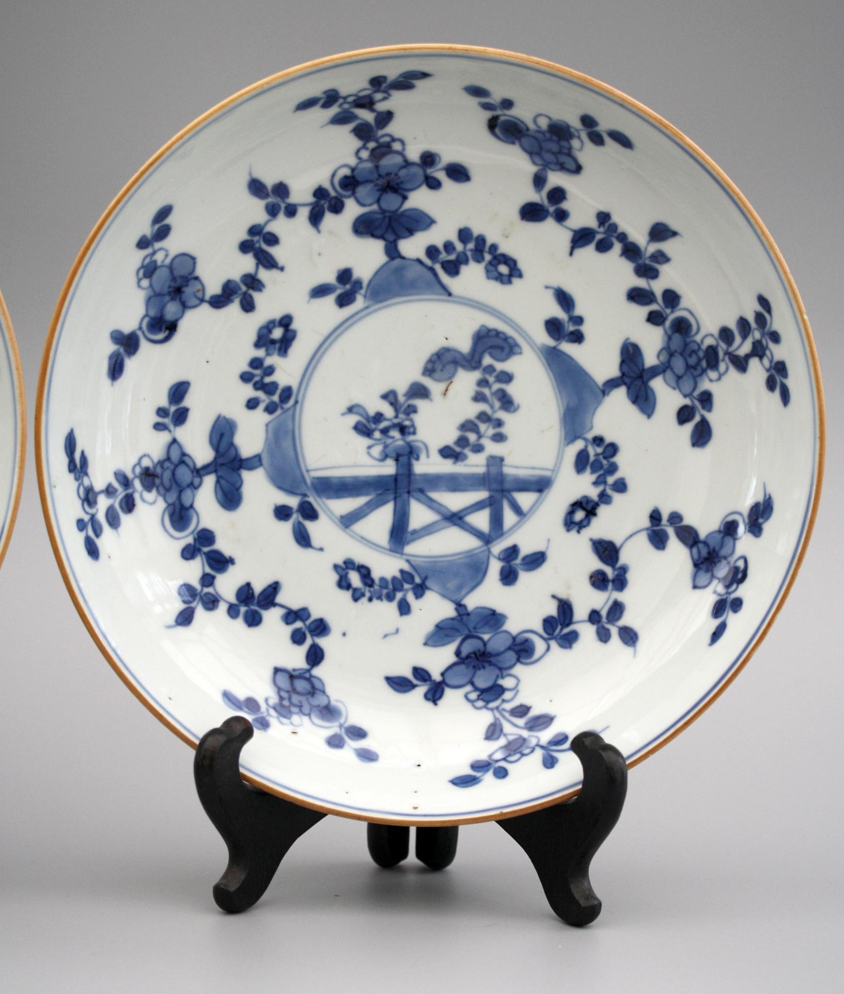 Chinese Pair of Kangxi Blue and White Painted Floral Porcelain Plates 9