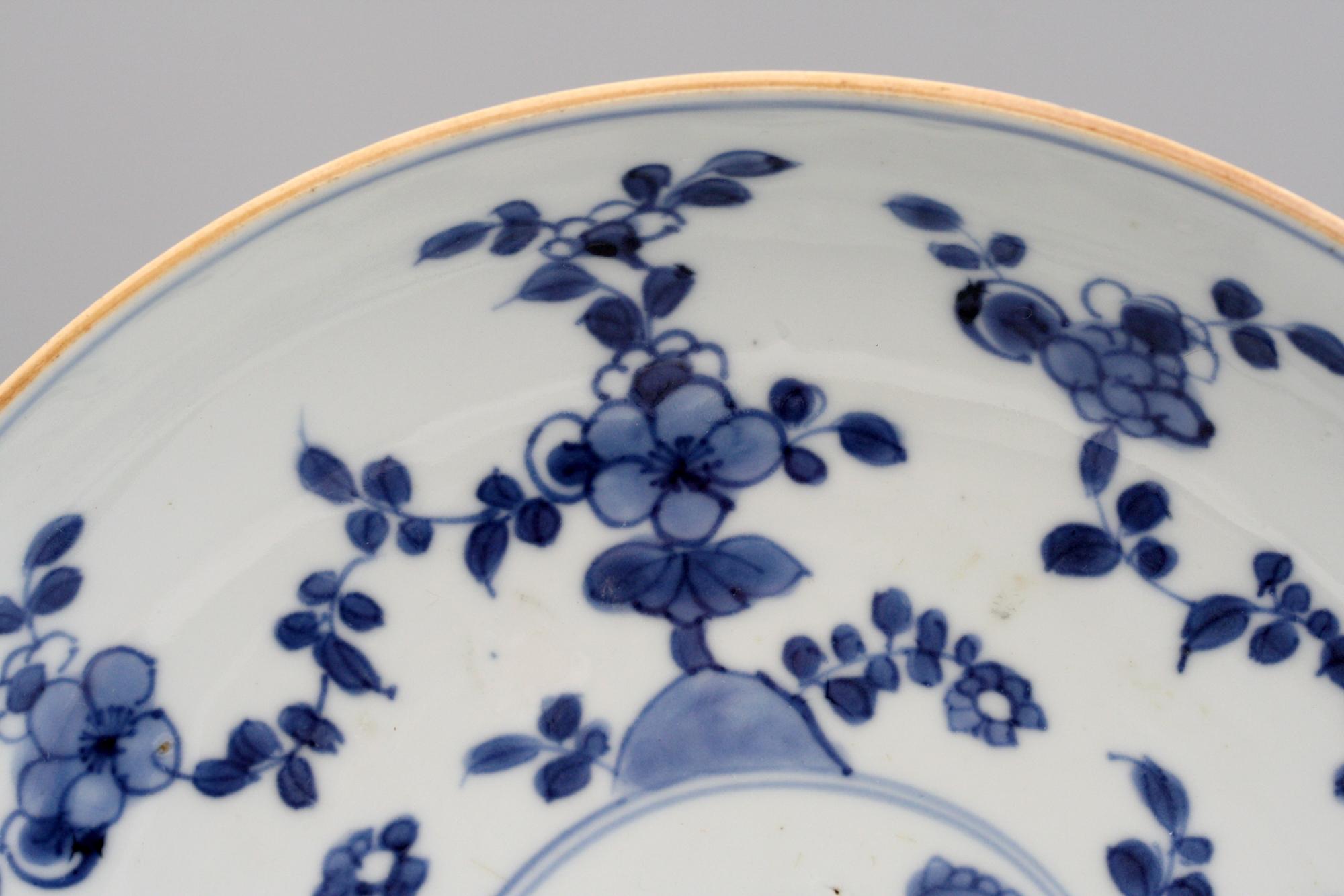 Hand-Painted Chinese Pair of Kangxi Blue and White Painted Floral Porcelain Plates