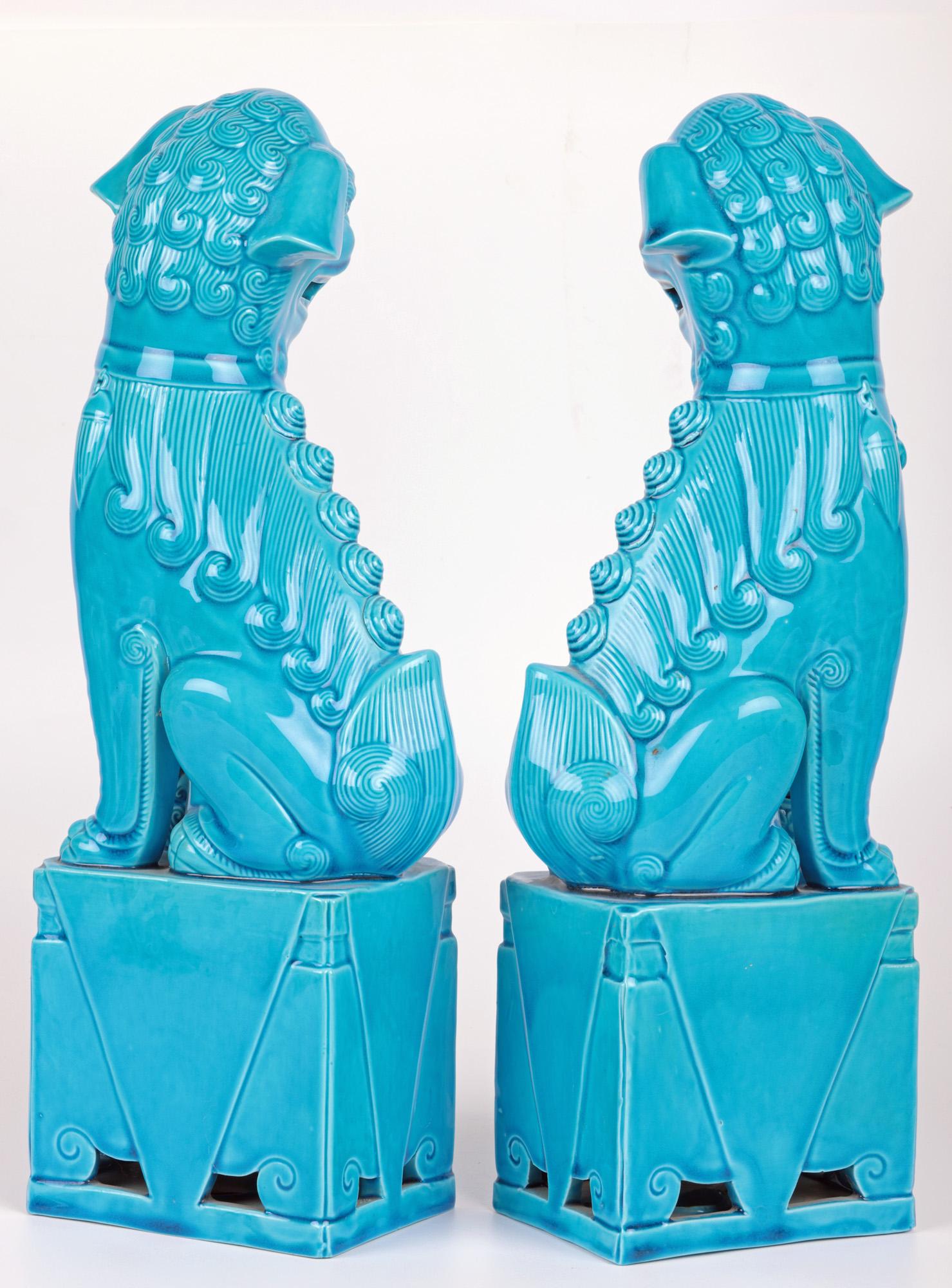 Paire de grands chiens Foo montés sur porcelaine émaillée turquoise 9