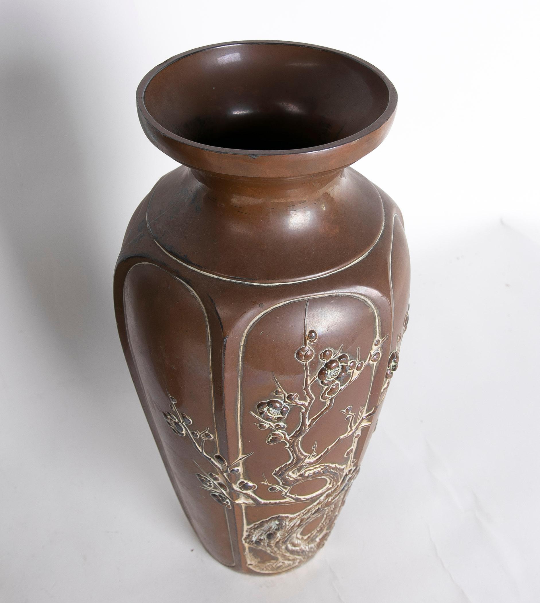 Chinese Pair of Ceramic Vases with Plants Decoration in Brown Tones For Sale 7