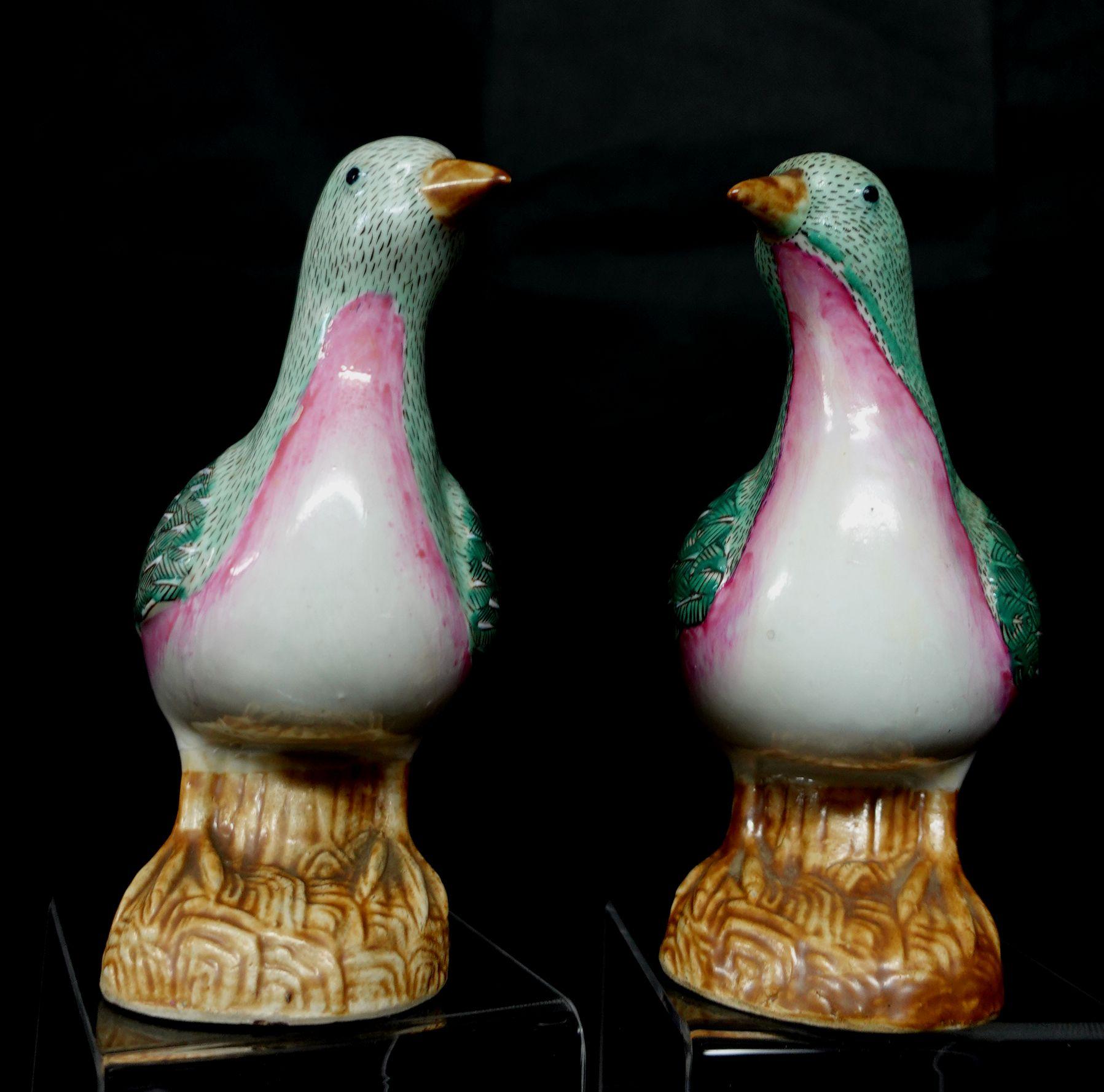 Chinese Pair of Famille Rose Porcelain Doves 'Birds', Ric.00035 For Sale 4