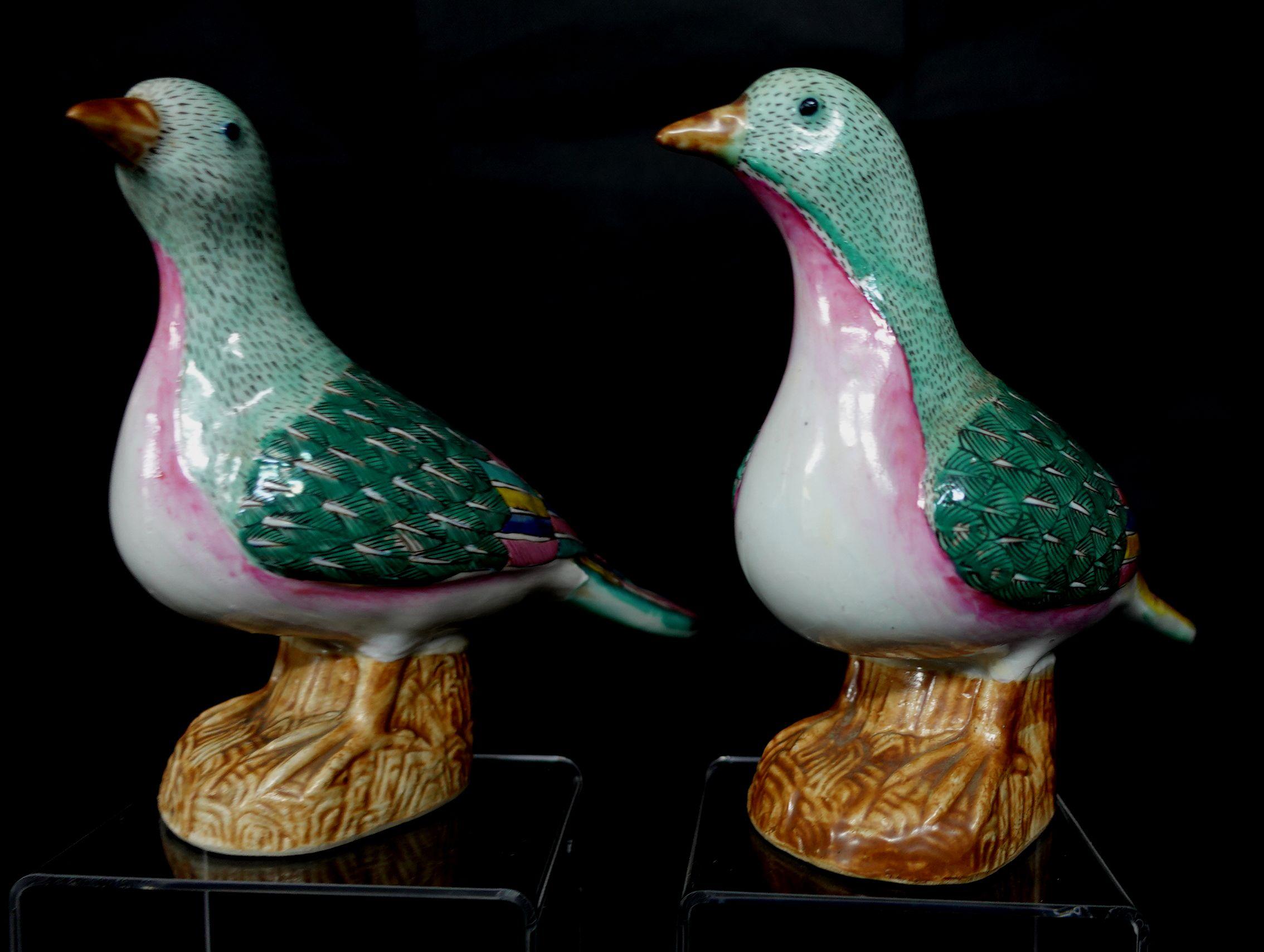Qing Chinese Pair of Famille Rose Porcelain Doves 'Birds', Ric.00035 For Sale