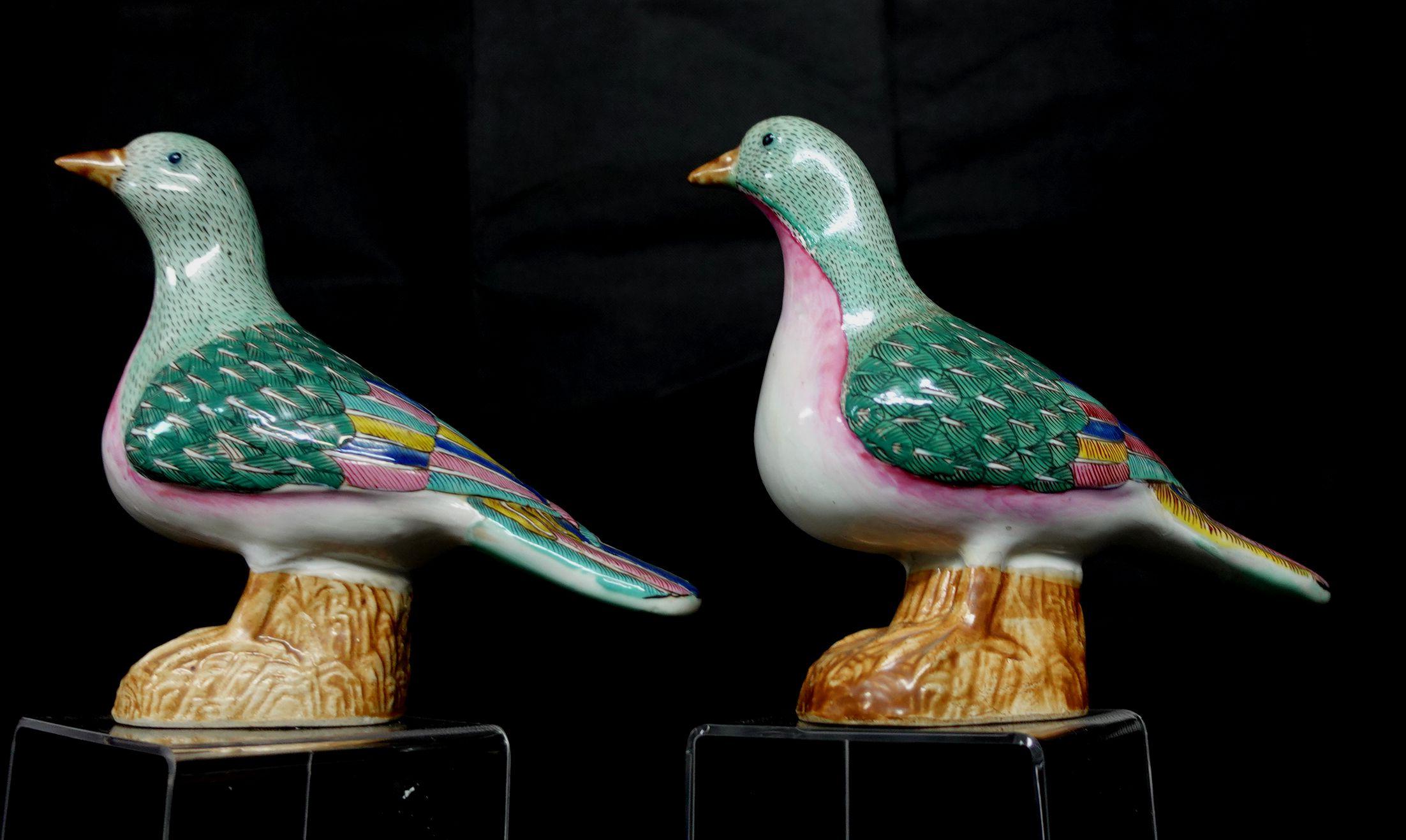 20th Century Chinese Pair of Famille Rose Porcelain Doves 'Birds', Ric.00035 For Sale