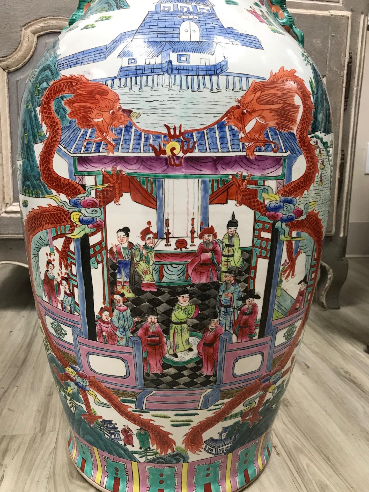 Chinese Palace Vase In Good Condition For Sale In Chamblee, GA