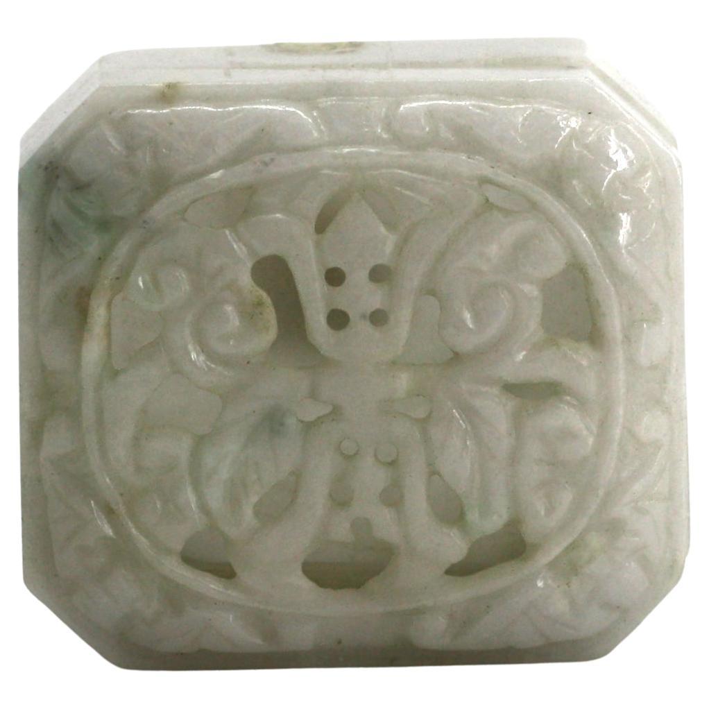 Chinesische blassgrüne Jadeschachtel mit Deckel im Angebot