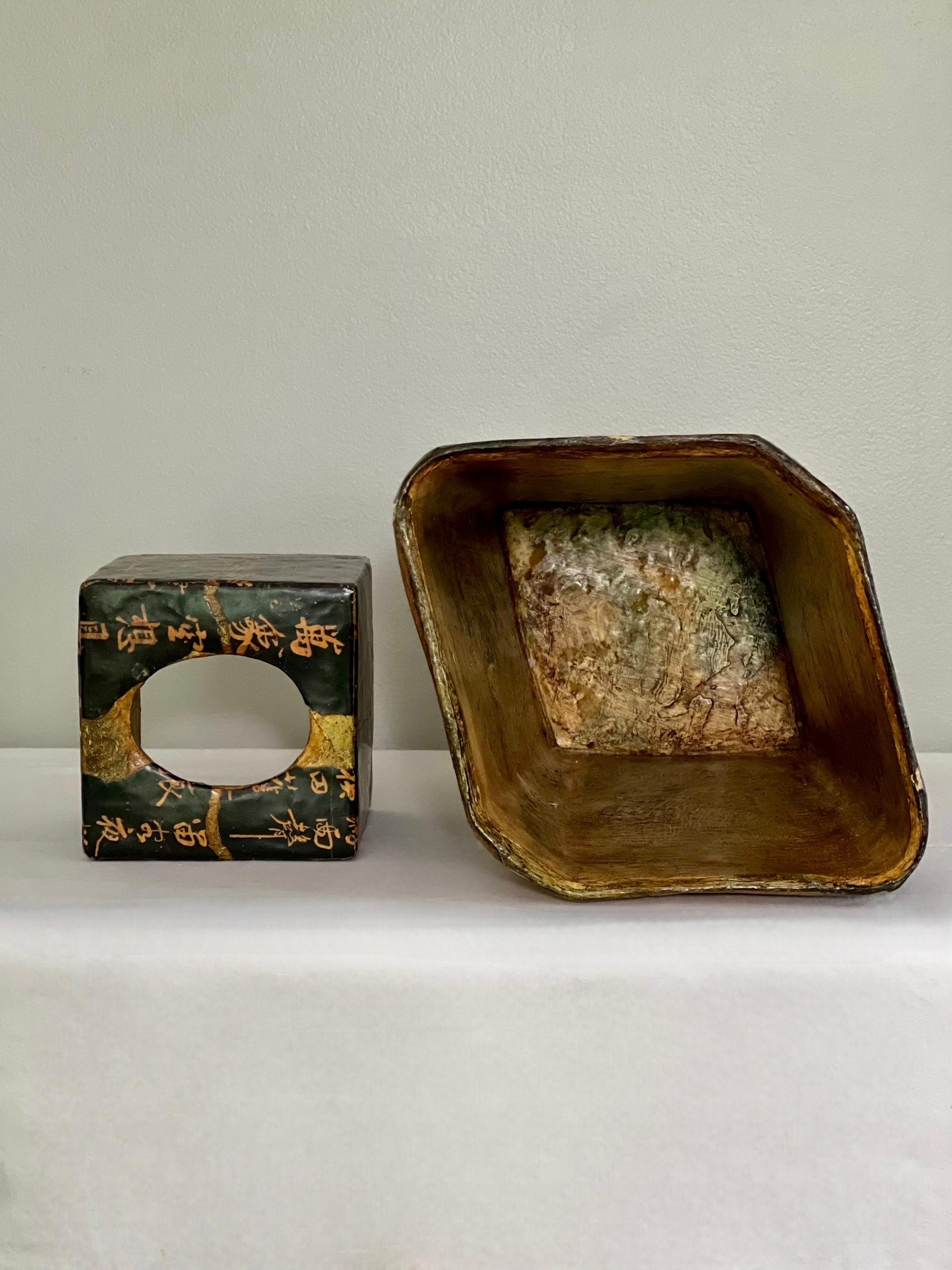 Chinese Papier-Mâché Gilt Calligraphy Waste Basket and Tissue Box Cover Set For Sale 2