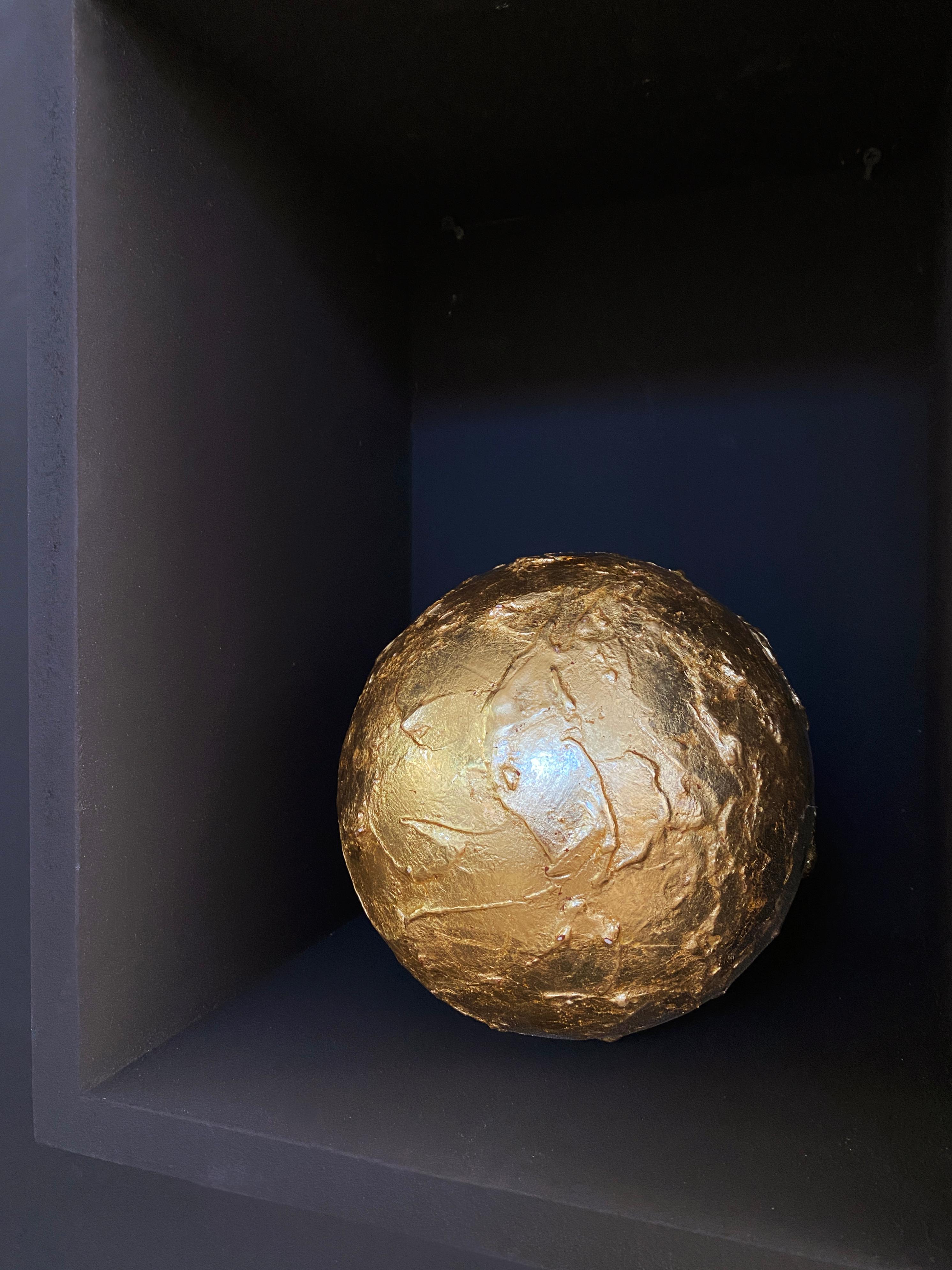 Esportazione cinese Sfera d'oro cinese in cartapesta in vendita