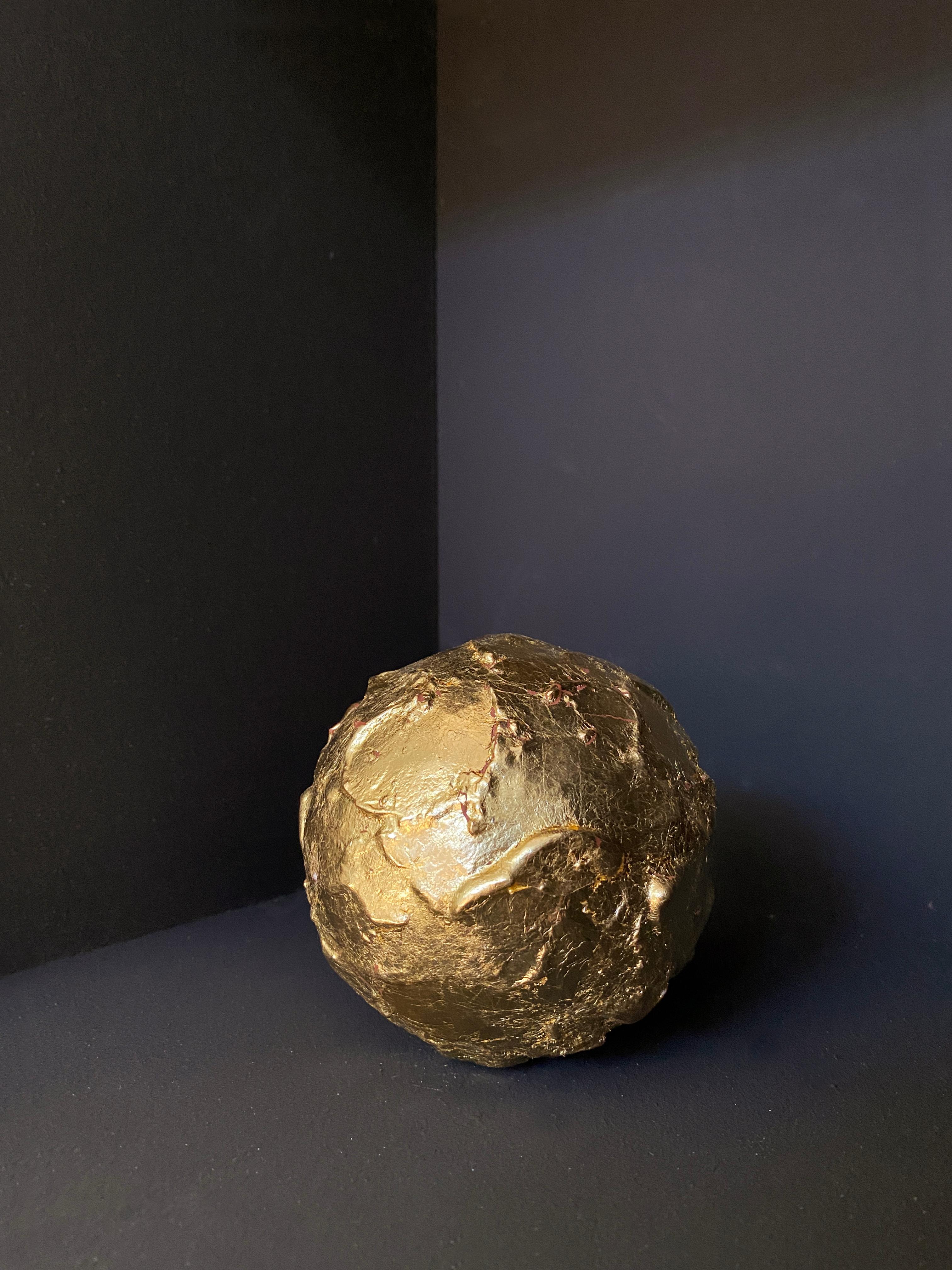 Esportazione cinese Sfera d'oro cinese in cartapesta in vendita