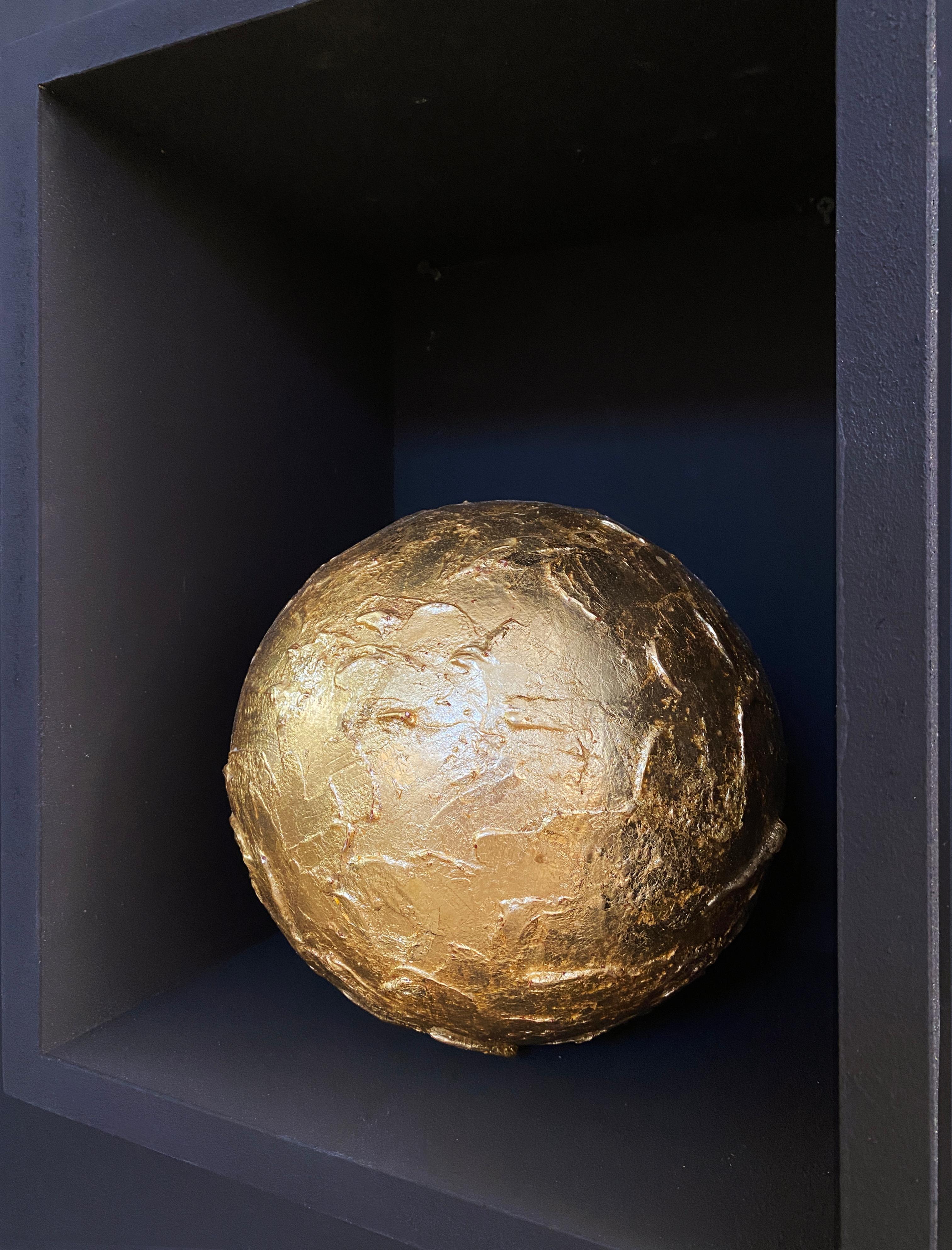 Fatto a mano Sfera d'oro cinese in cartapesta in vendita