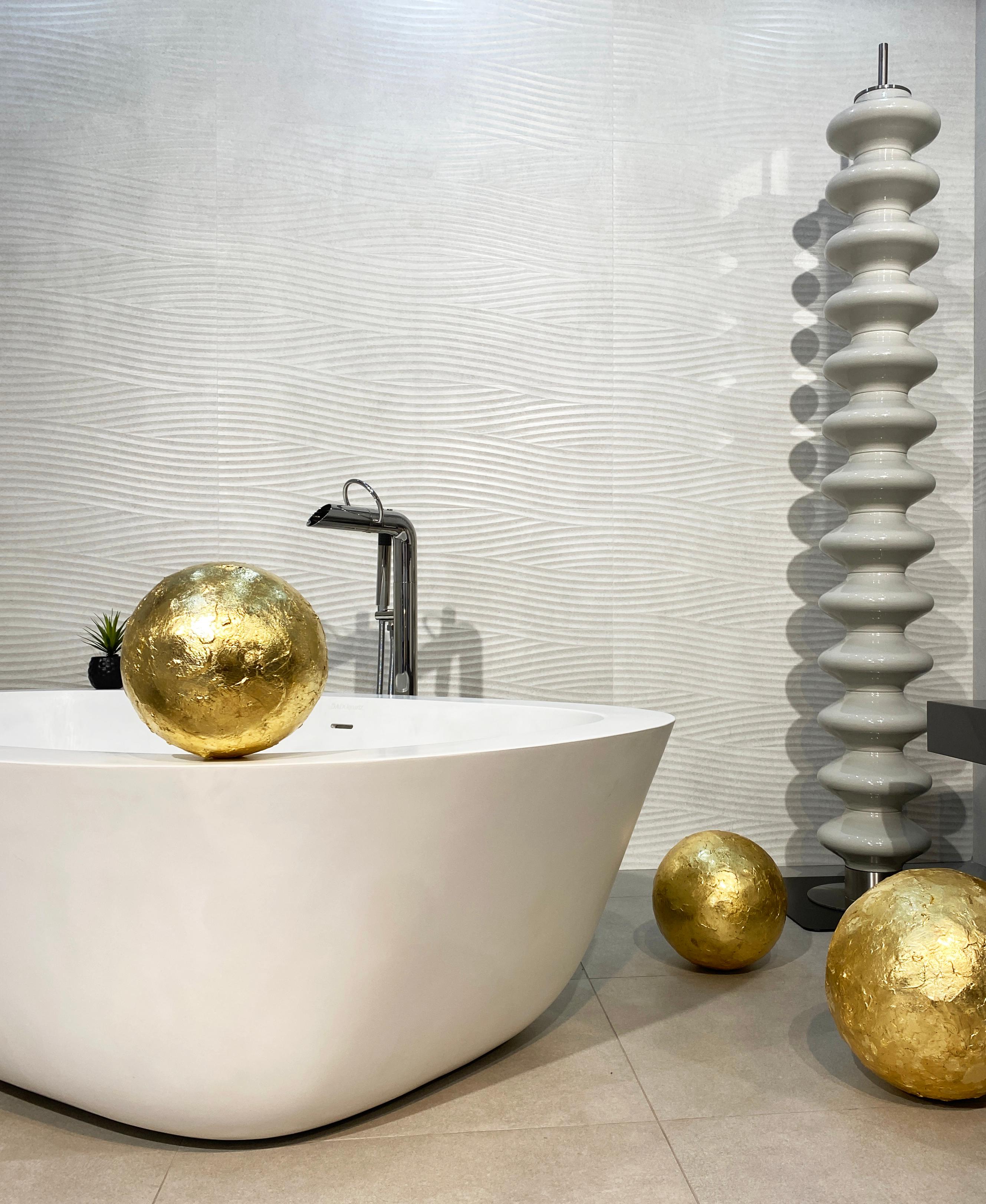 Spagnolo Sfera d'oro cinese in cartapesta in vendita