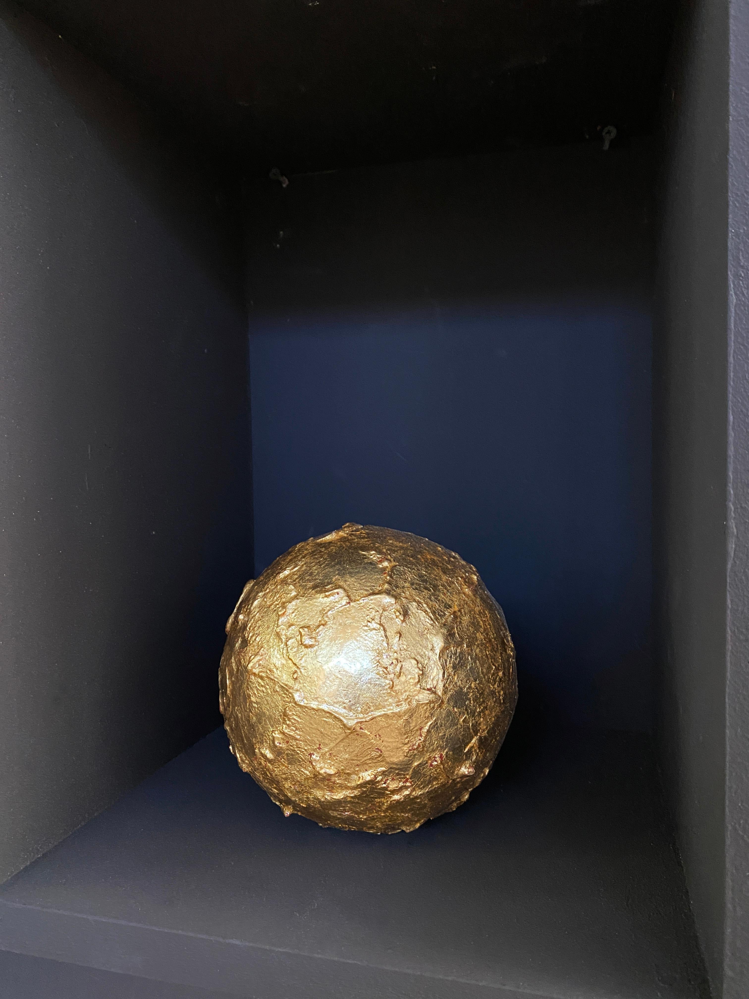 Spagnolo Sfera d'oro cinese in cartapesta in vendita