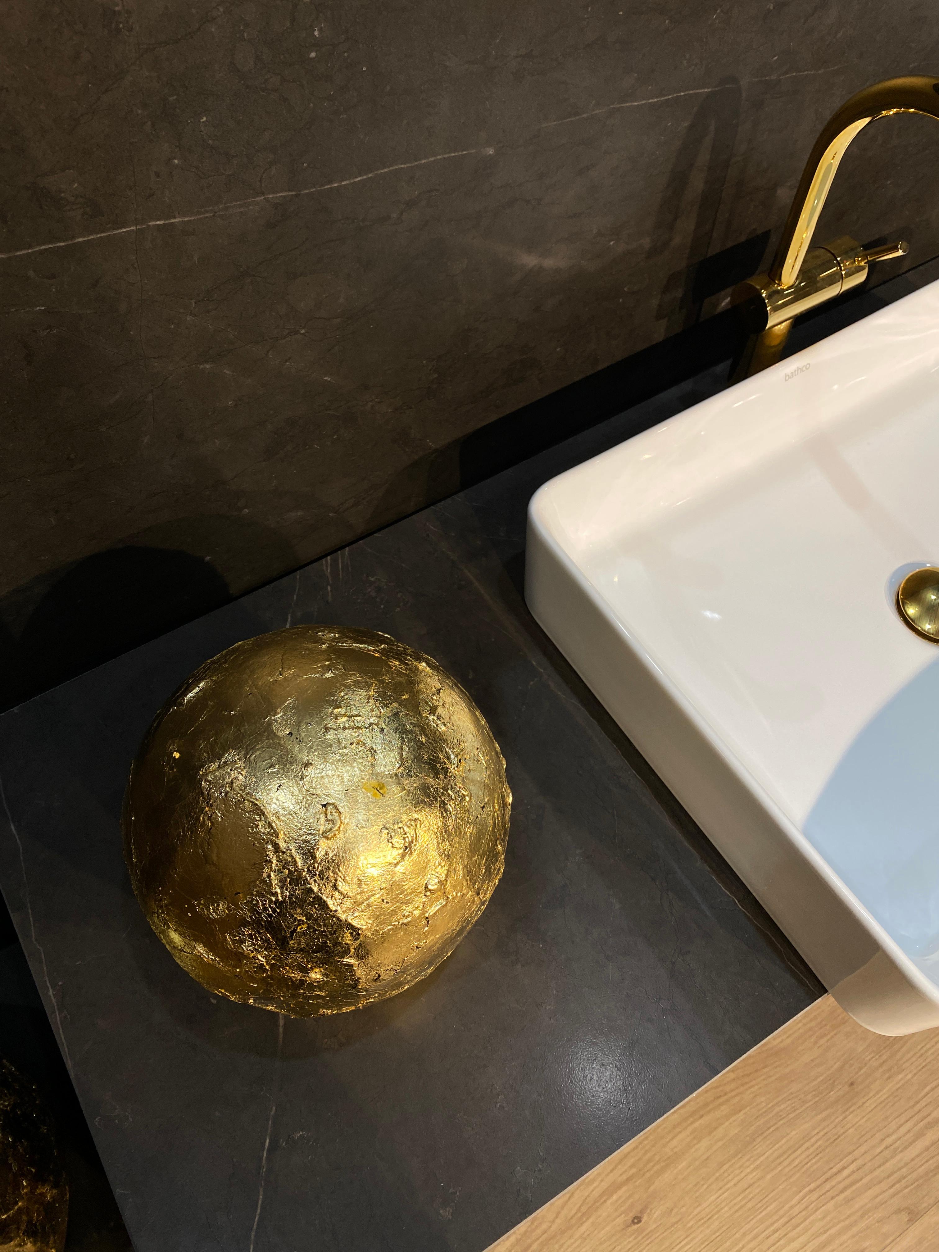 Dorato Sfera d'oro cinese in cartapesta in vendita