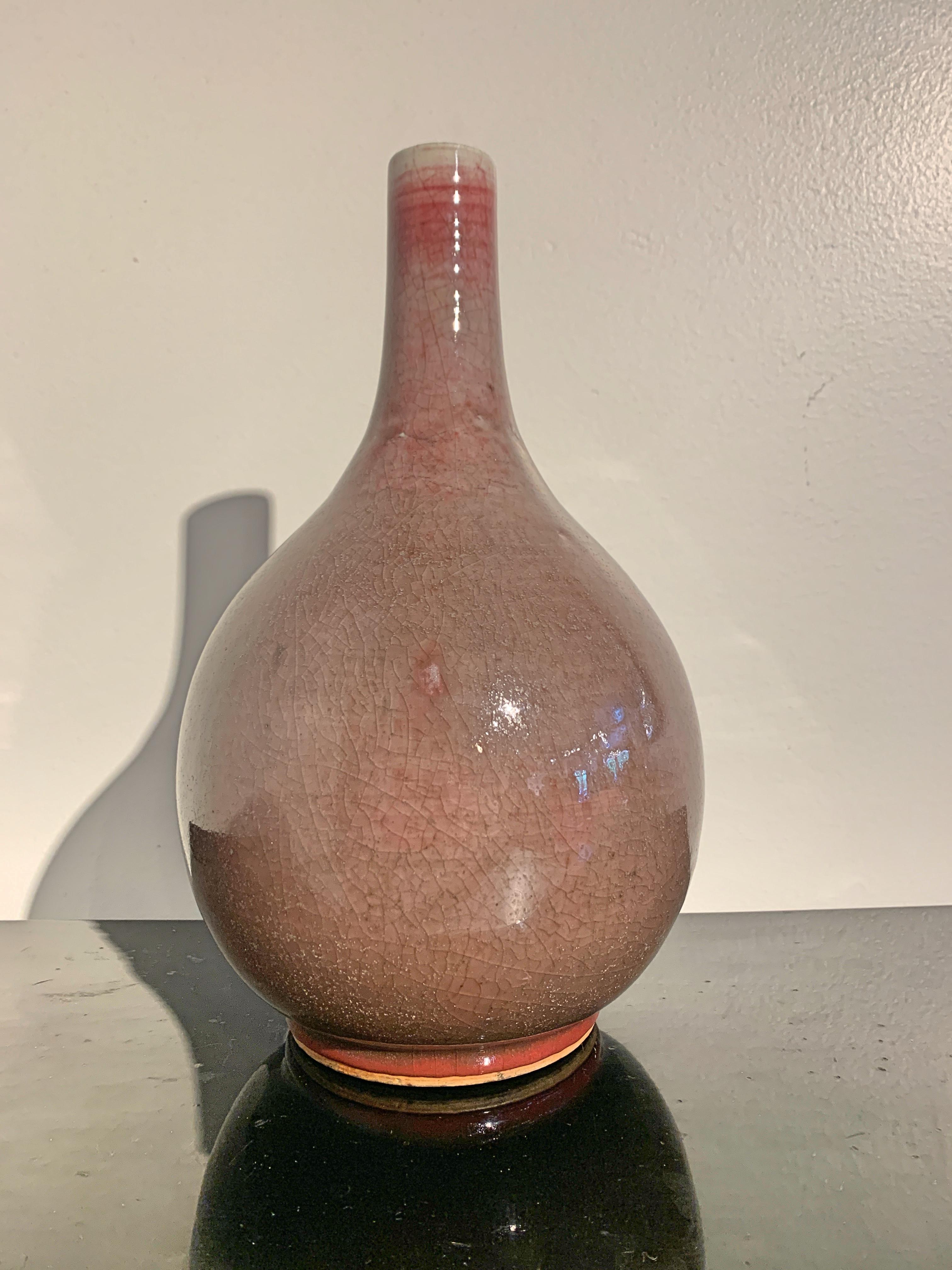 Chinese Peachbloom Glazed Bottle Vase, Qing Dynasty, 19th Century, China In Good Condition In Austin, TX