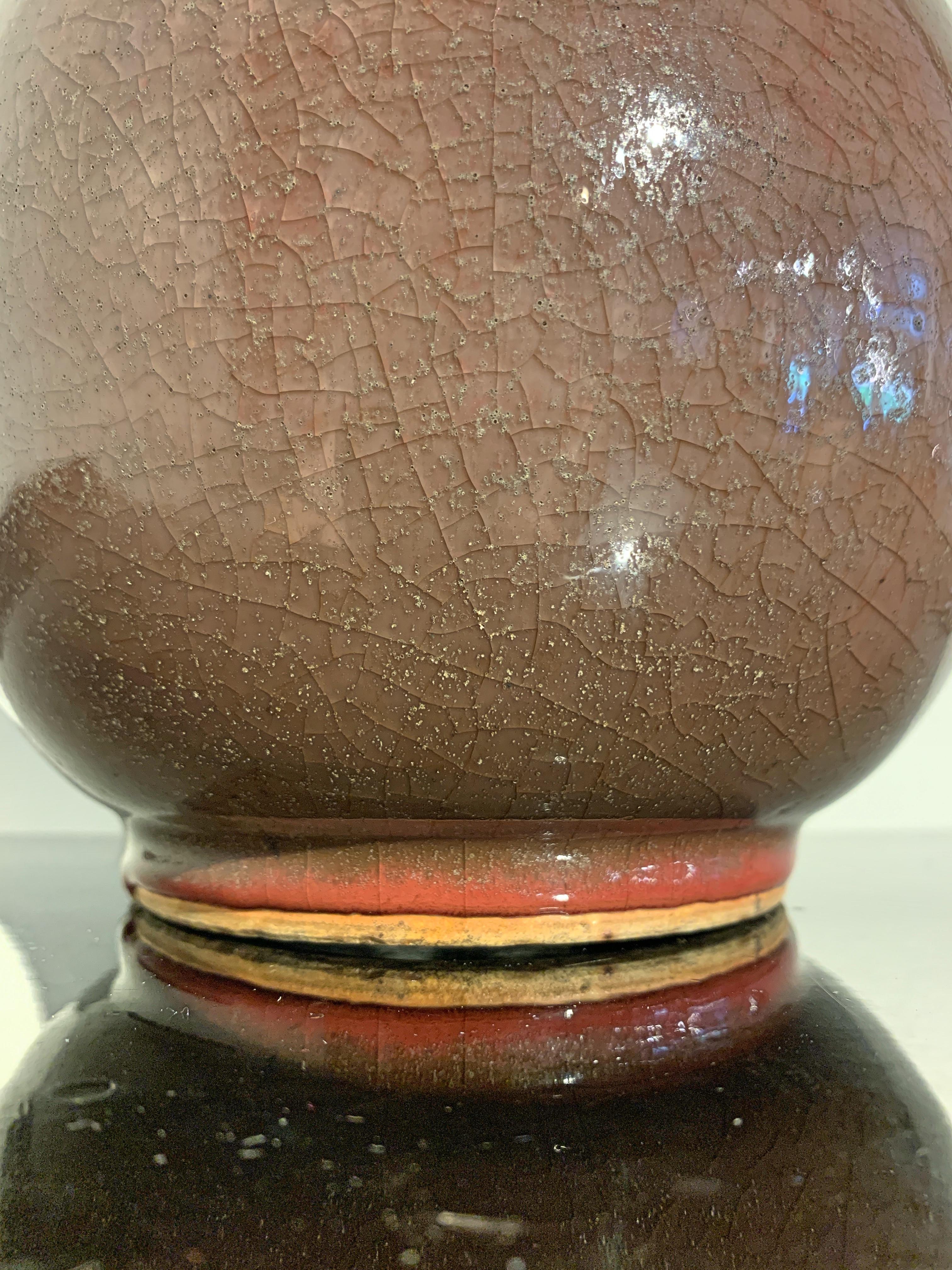 Chinese Peachbloom Glazed Bottle Vase, Qing Dynasty, 19th Century, China 2