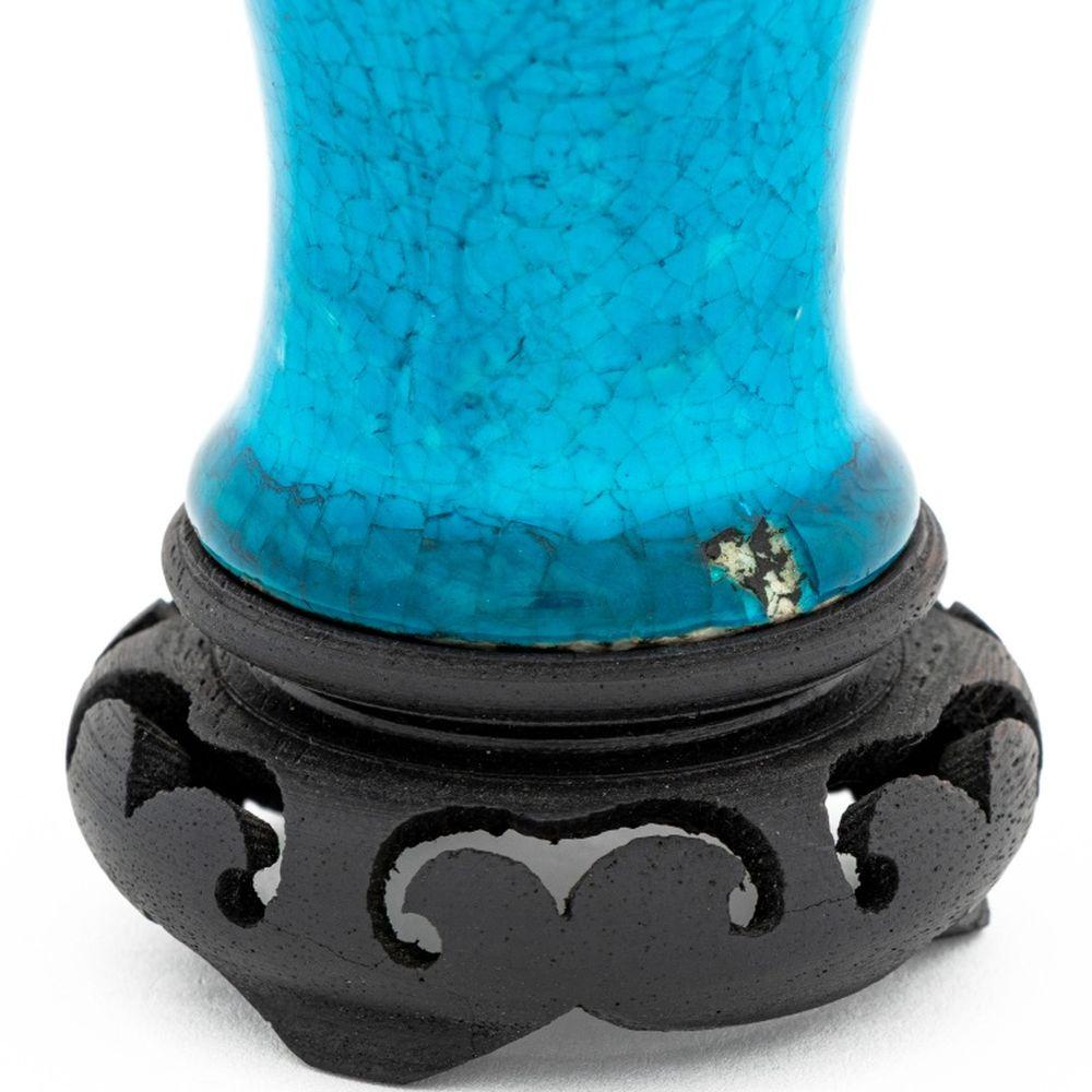 Chinese Peacock Blue Porcelain Meiping Vase Qing en venta