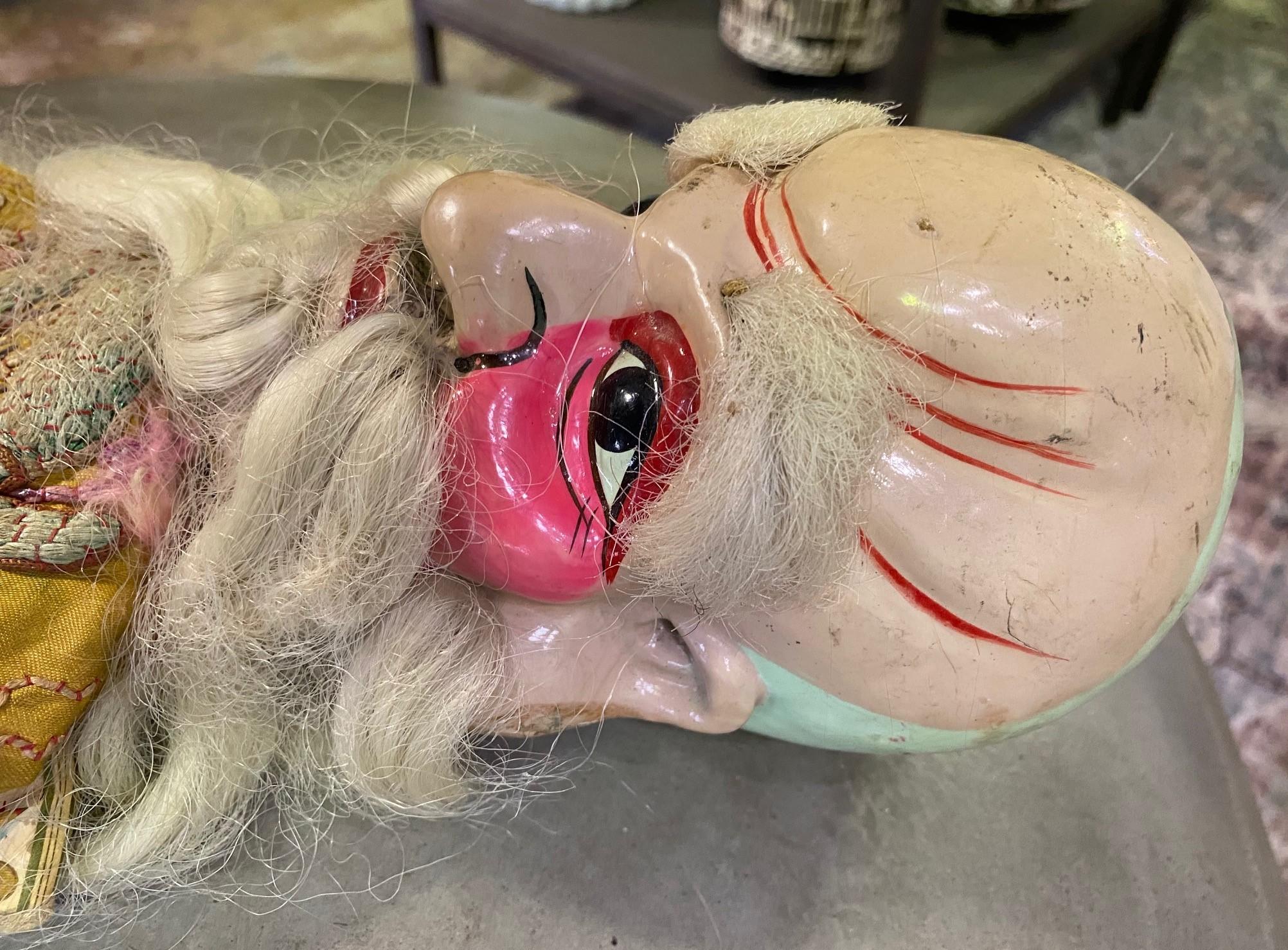 Muñeca marioneta del teatro chino de la ópera de Pekín con túnica de dragón Principios de 1900 siglo XX en venta