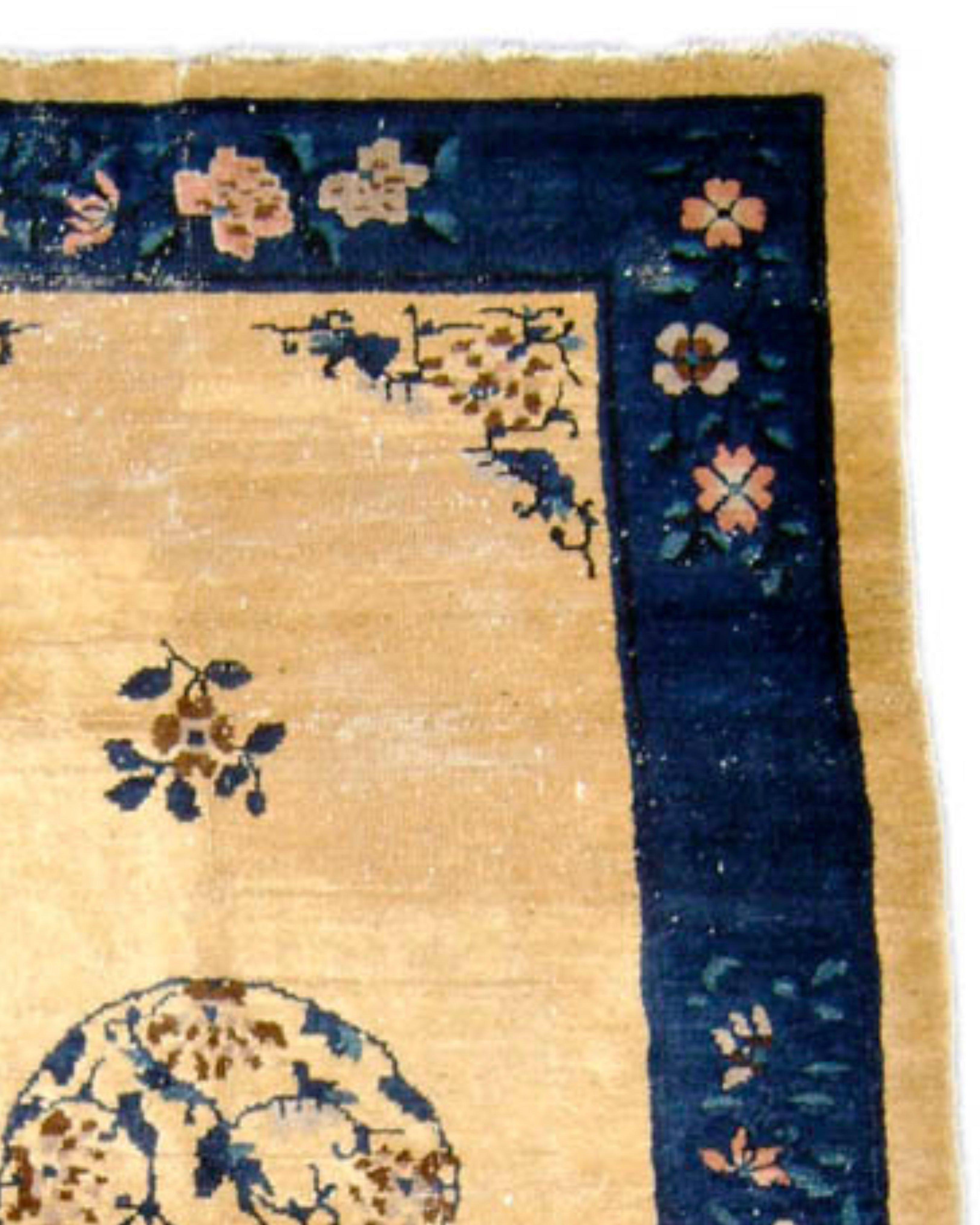 Peking-Teppich, 19. Jahrhundert

Zusätzliche Informationen: 
Abmessungen: 4'1