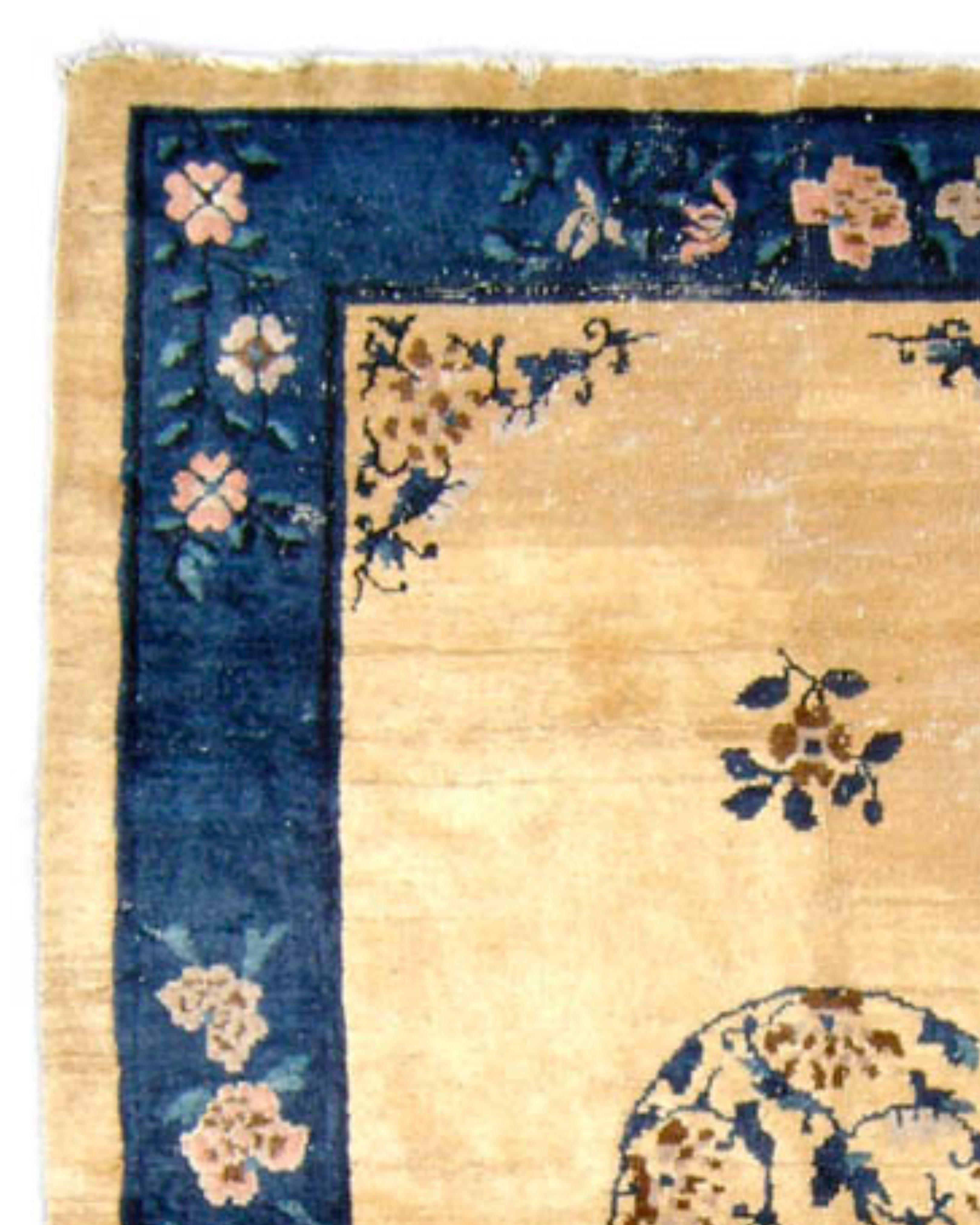 Chinesischer Pekinger Teppich, 19. Jahrhundert (Handgeknüpft) im Angebot