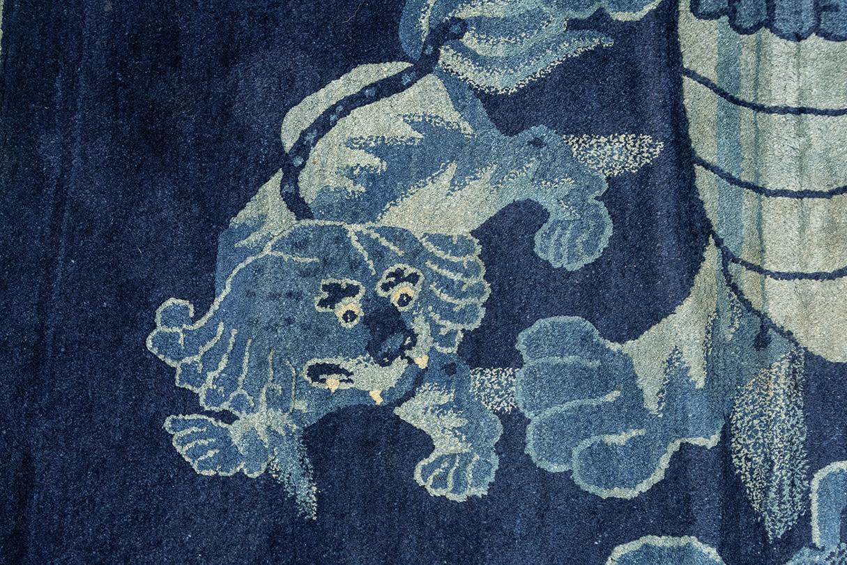 Tapis pékinois chinois motif chien Foo en vente 1