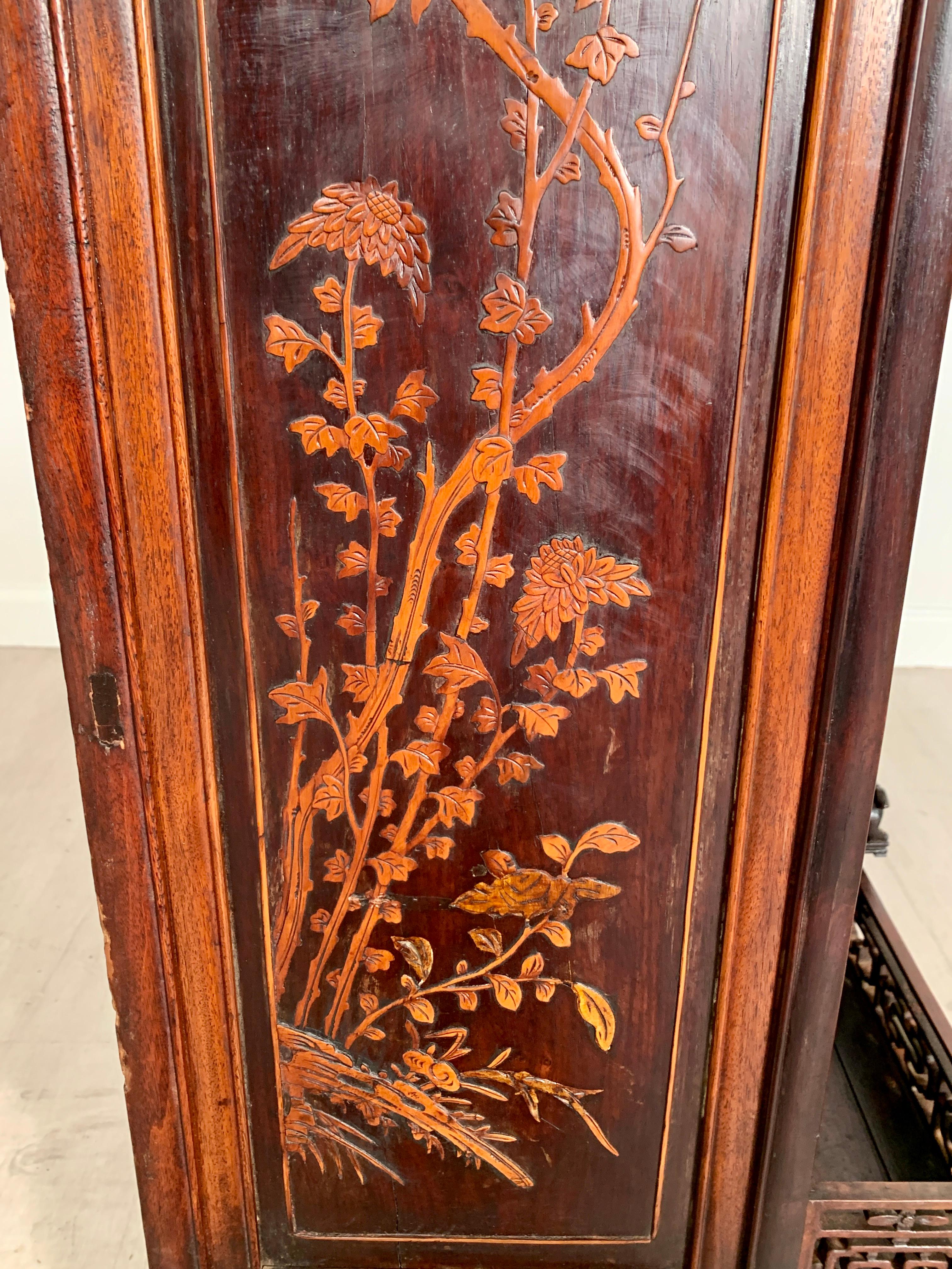 Chinese Peranakan Inlaid Hardwood Pagoda Display Cabinet, Early 20th Century For Sale 8