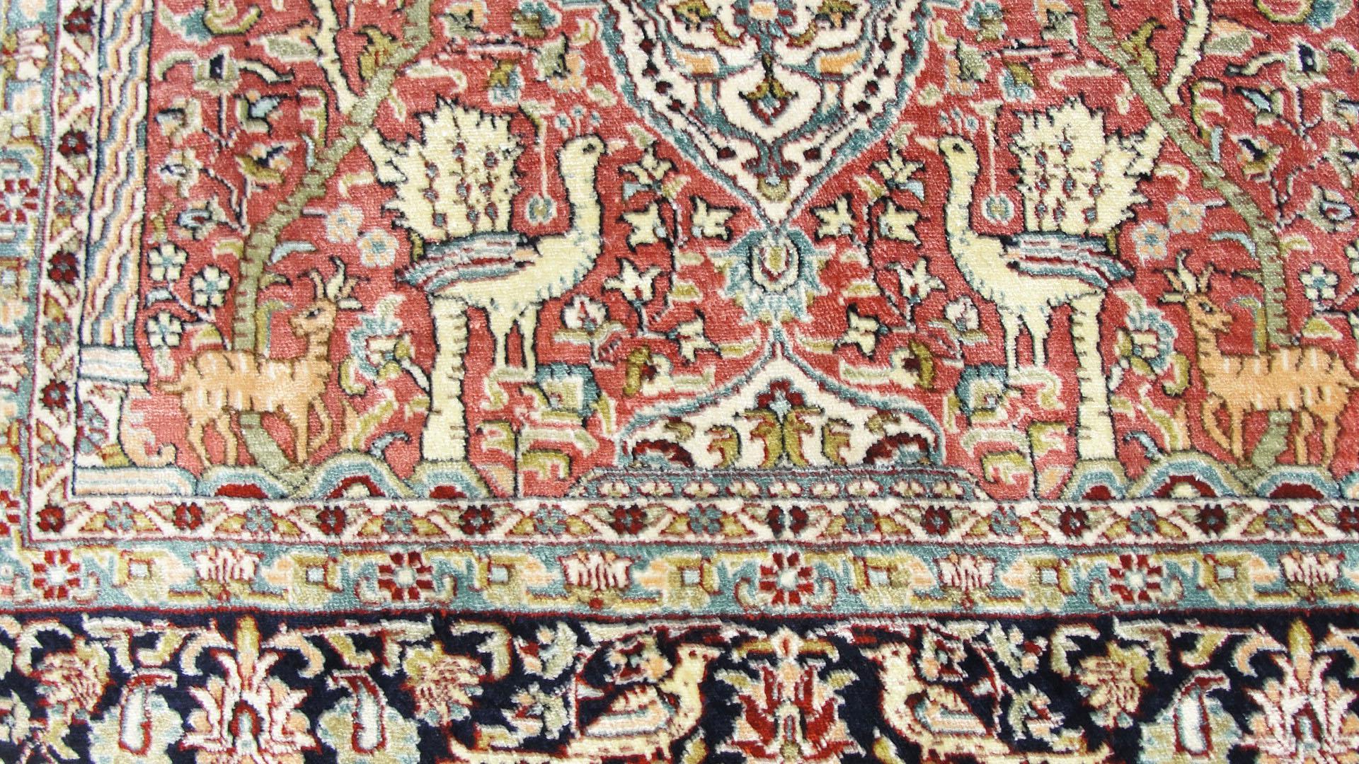 20ième siècle Qum chinois en soie Design/One, très fin Arbre de vie en vente