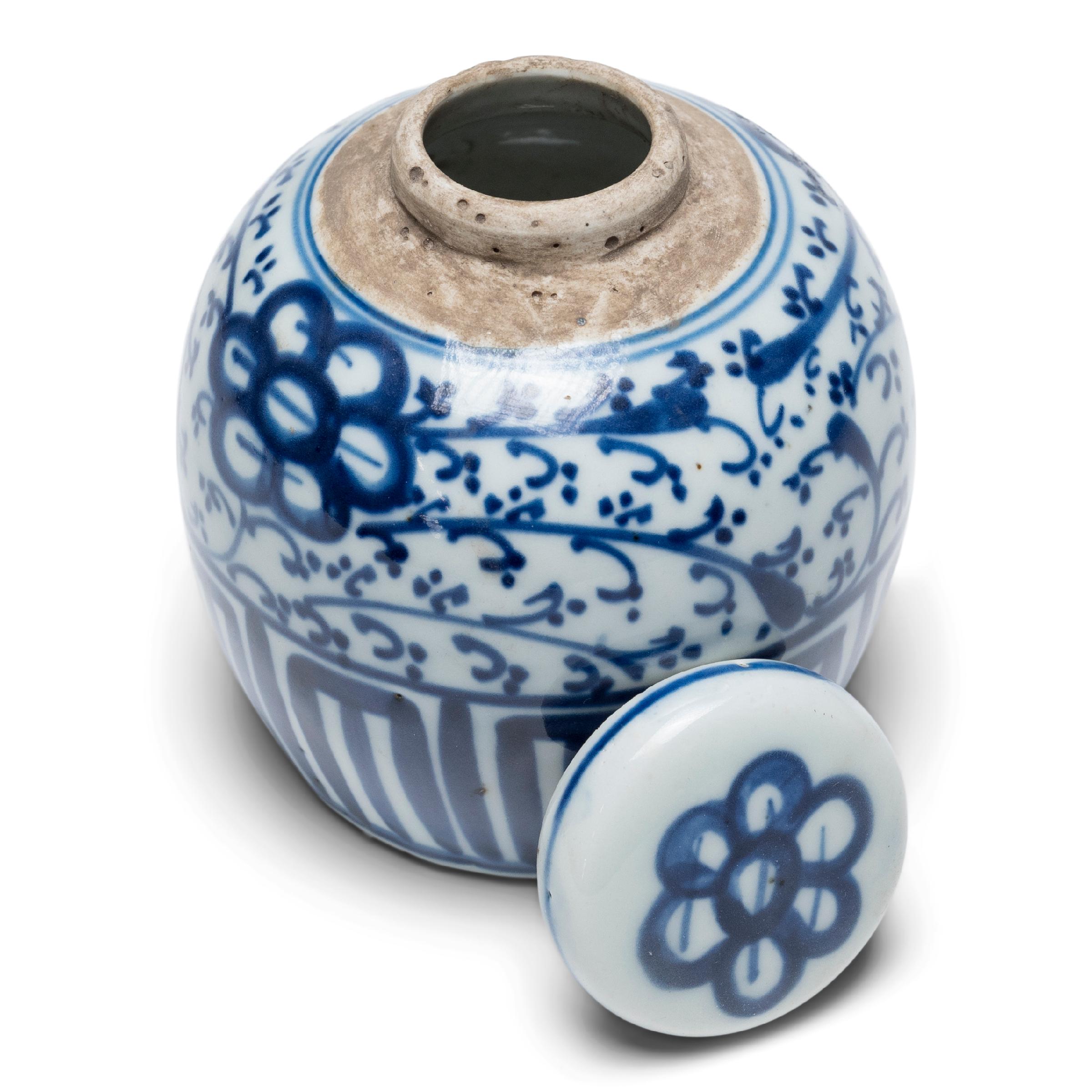 Chinese Petite Blue & White Floral Jar, c. 1900 In Good Condition In Chicago, IL