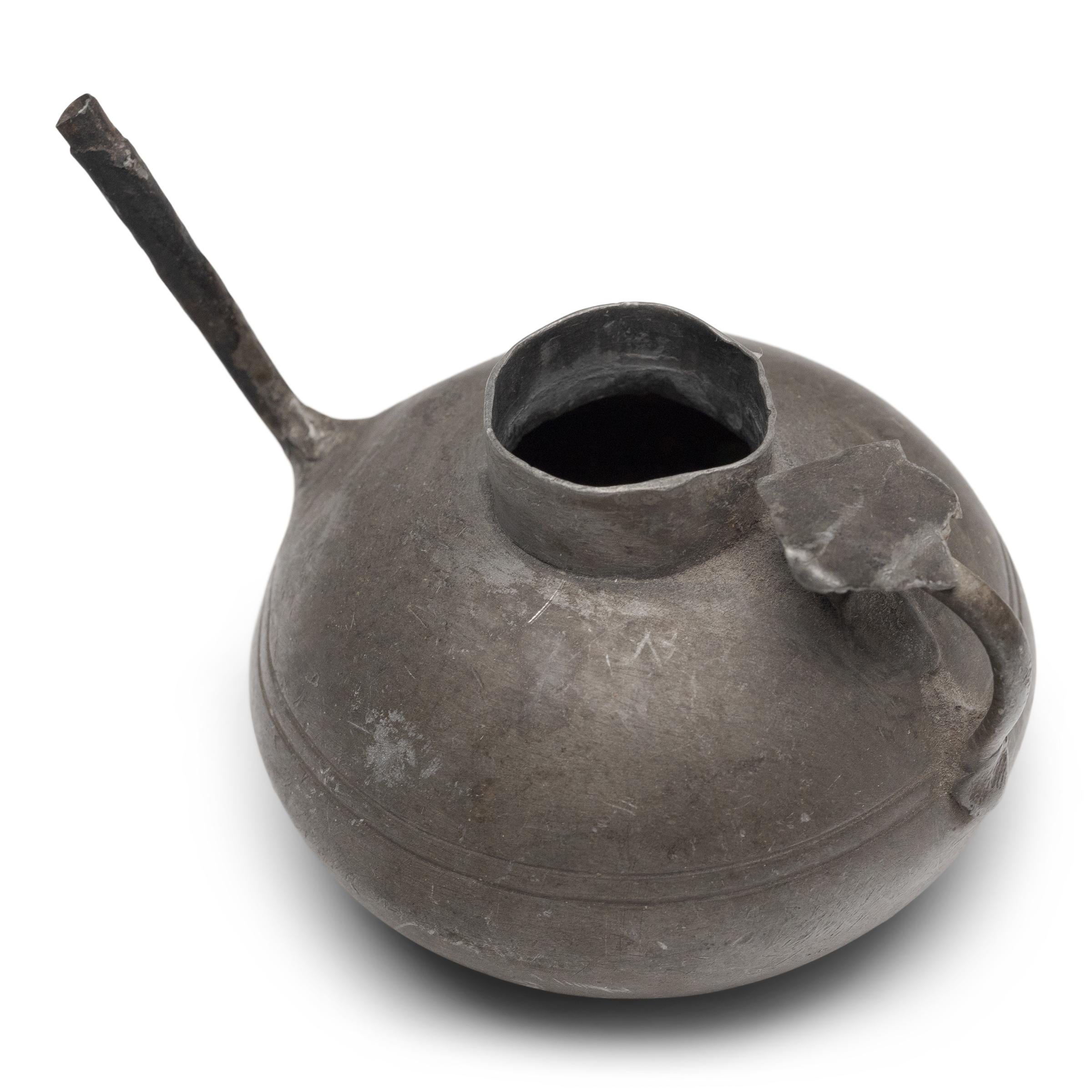 Qing Brocca da olio cinese in peltro, 1850 ca. in vendita