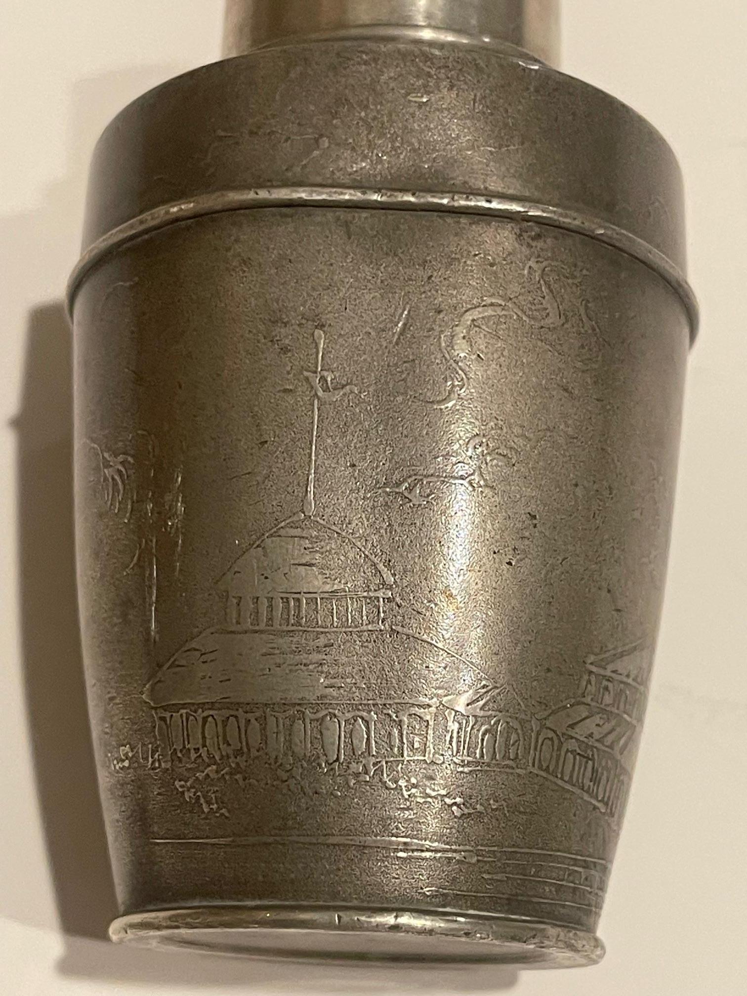 Chinese Pewter Tea or Tobacco Container with Engraved Scene Around, 19th Century For Sale 5