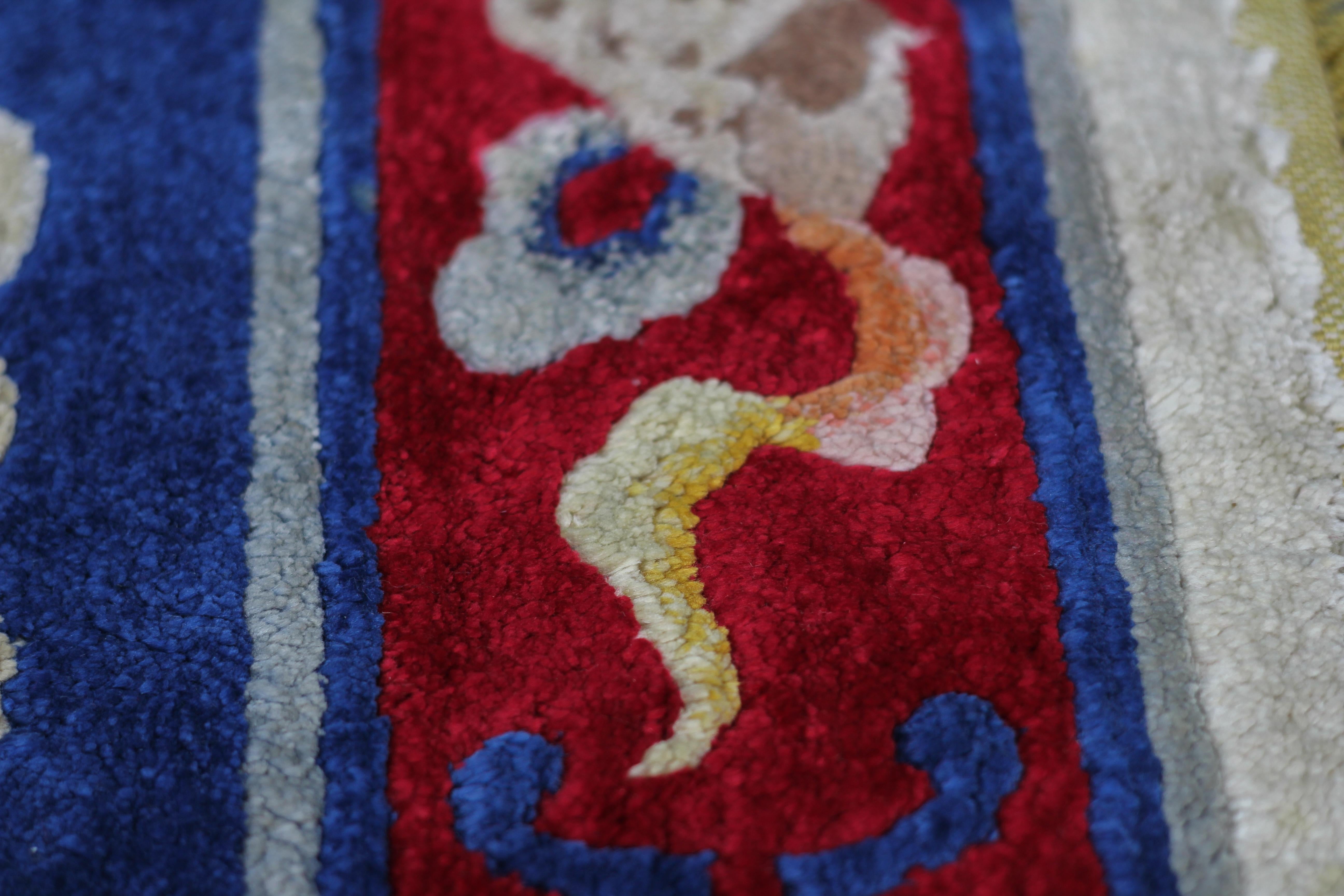 Chinesischer, malerischer, handgefertigter Seidenteppich mit Drachen im Angebot 7
