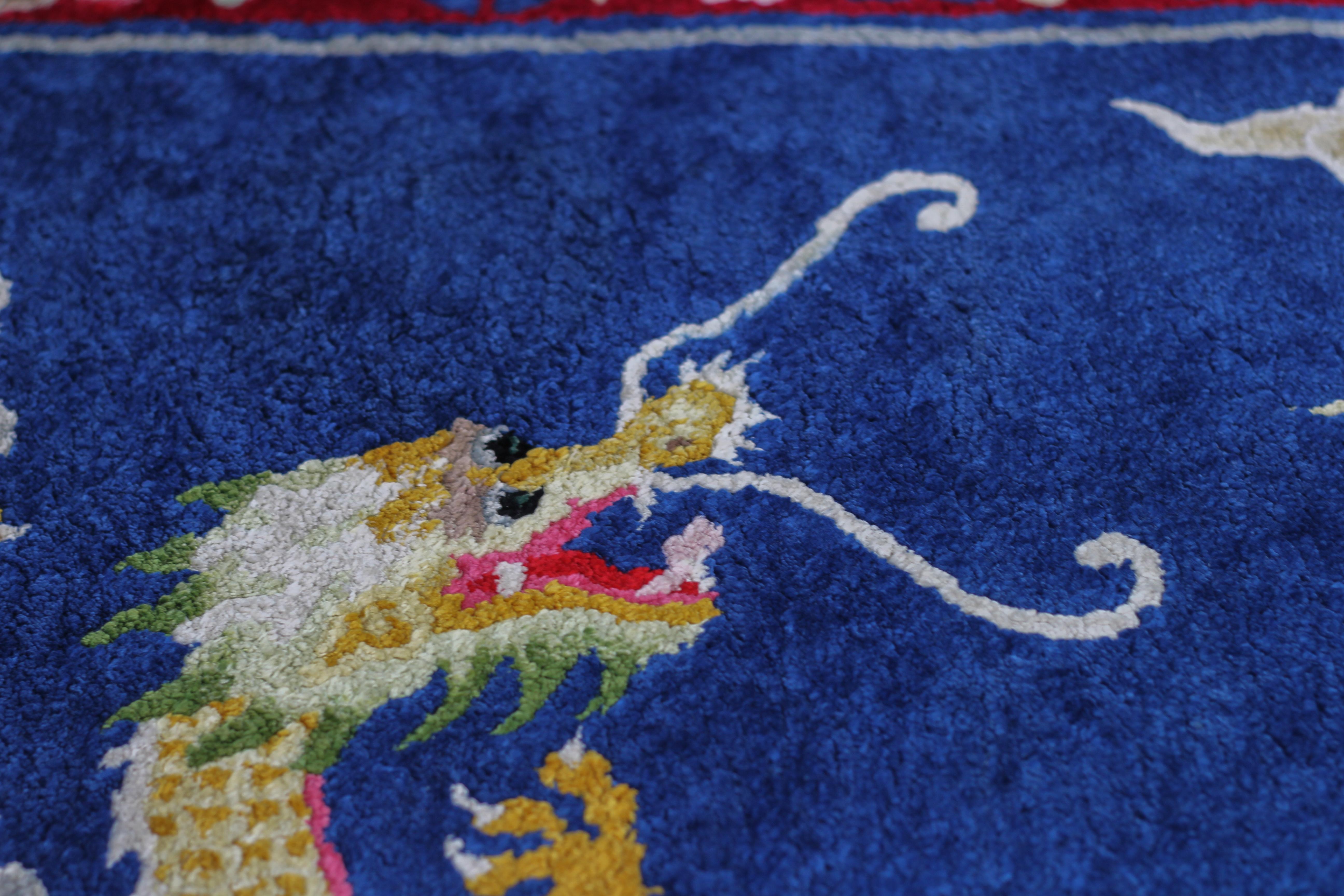 Chinesischer, malerischer, handgefertigter Seidenteppich mit Drachen im Angebot 8