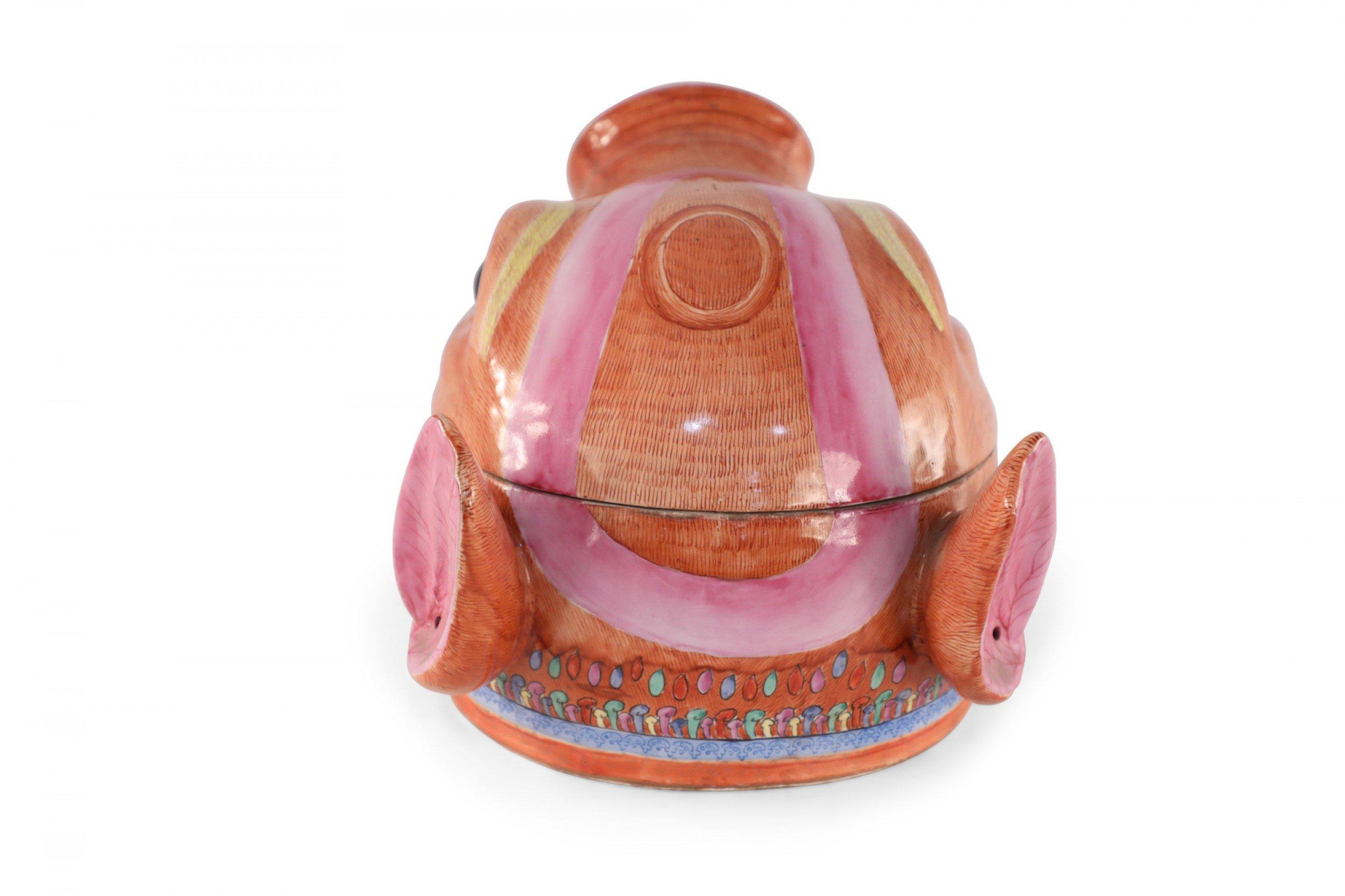 Chinese Pig Head Shaped Porcelain Tureen For Sale 6