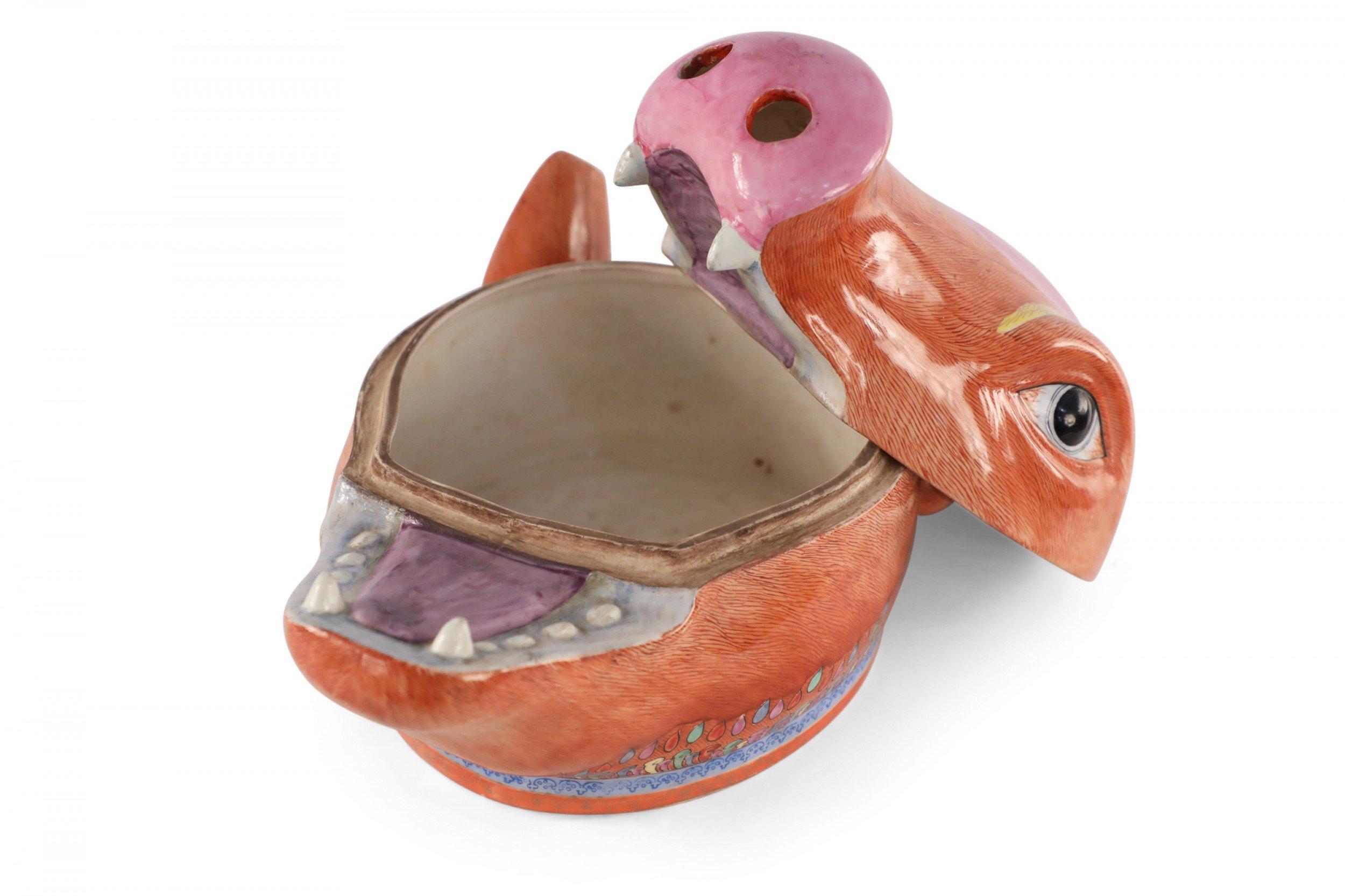 Sopera china de porcelana con forma de cabeza de cerdo en venta 1