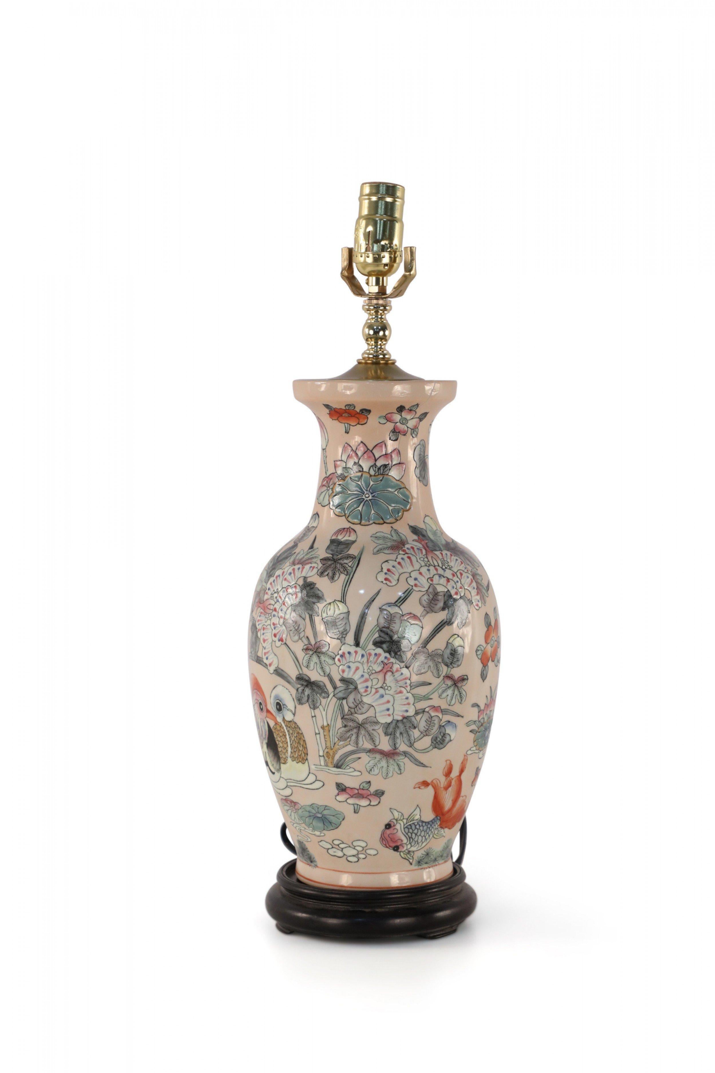 Chinese Pink Floral and Bird Design Table Lamp For Sale 5