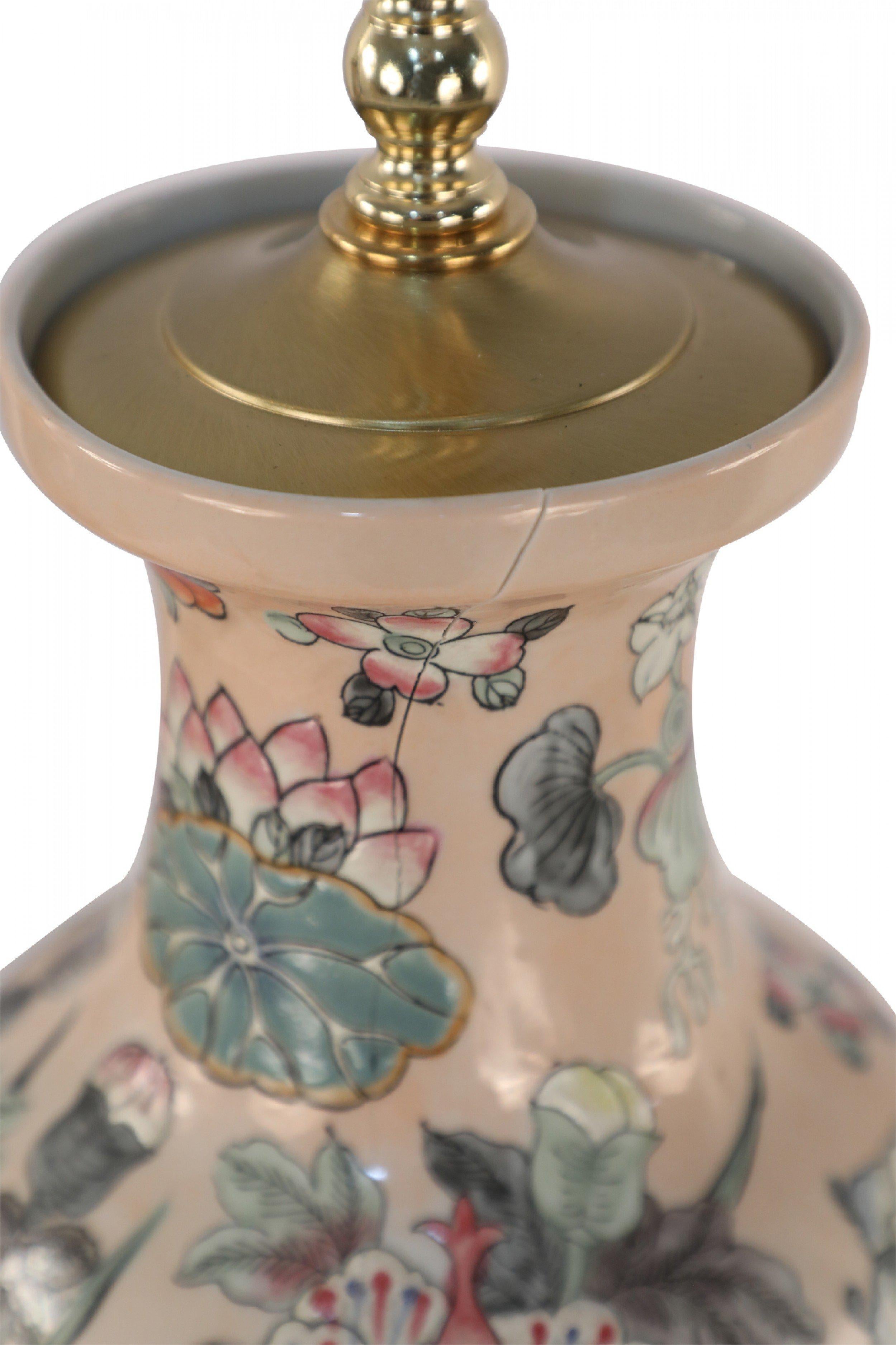 Chinese Pink Floral and Bird Design Table Lamp For Sale 6