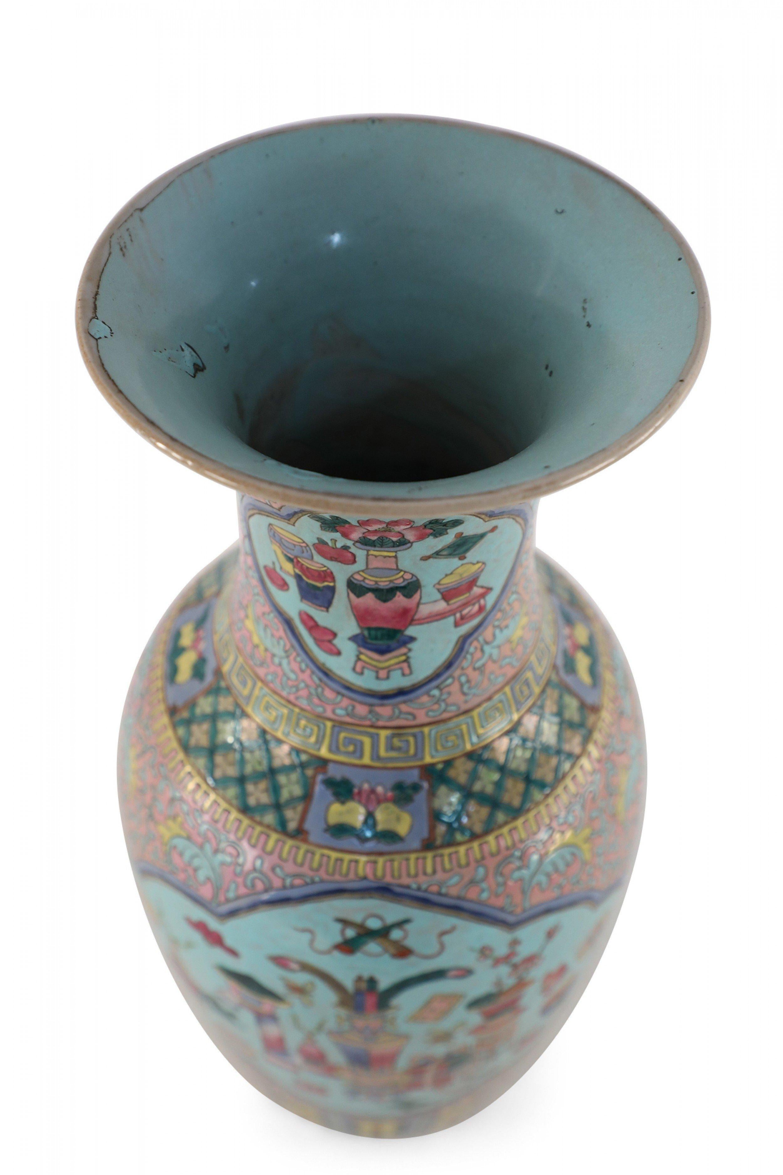 19th Century Chinese Pink Floral and Blue Cartouche Porcelain Urn For Sale