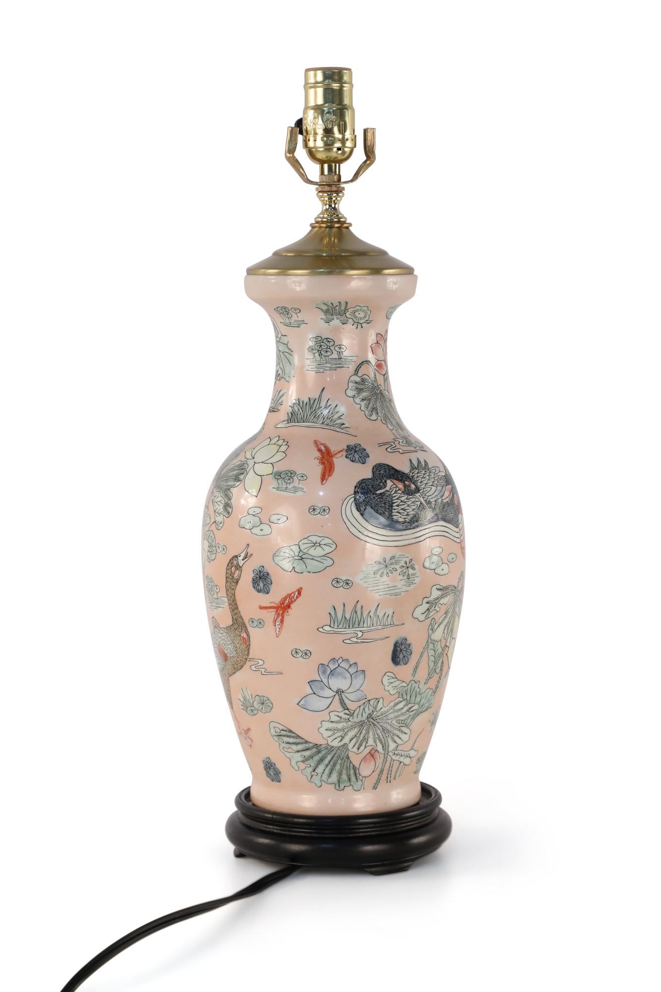 Chinese Pink Floral Baluster-Shaped Table Lamp with Ducks In Good Condition For Sale In New York, NY