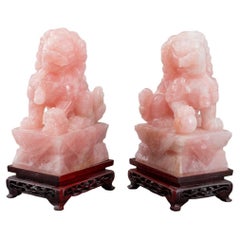 Lions Foo chinois en quartz rose sur pied