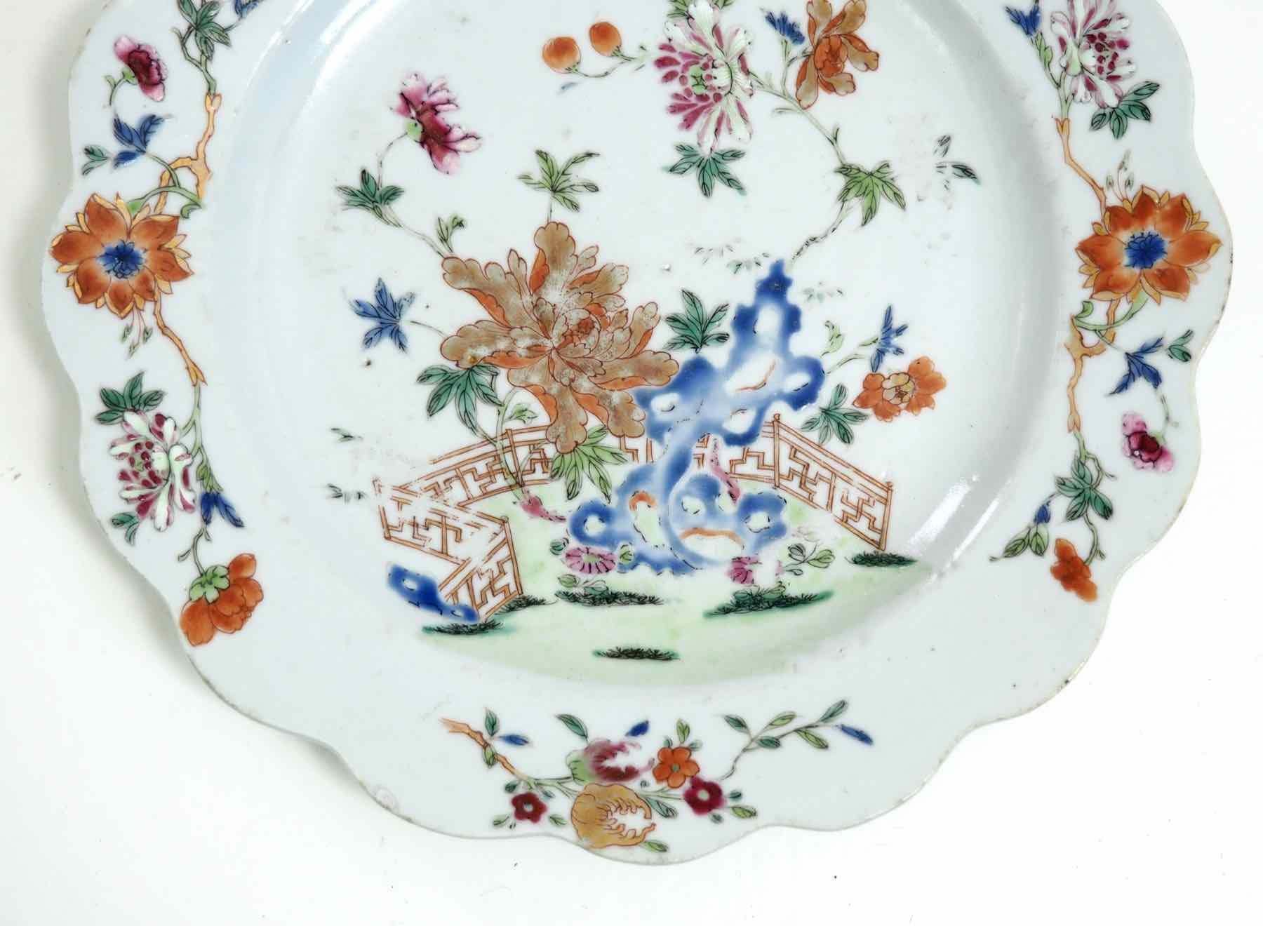 Chinese Plate, 18th Century In Good Condition For Sale In Aalsgaarde, DK