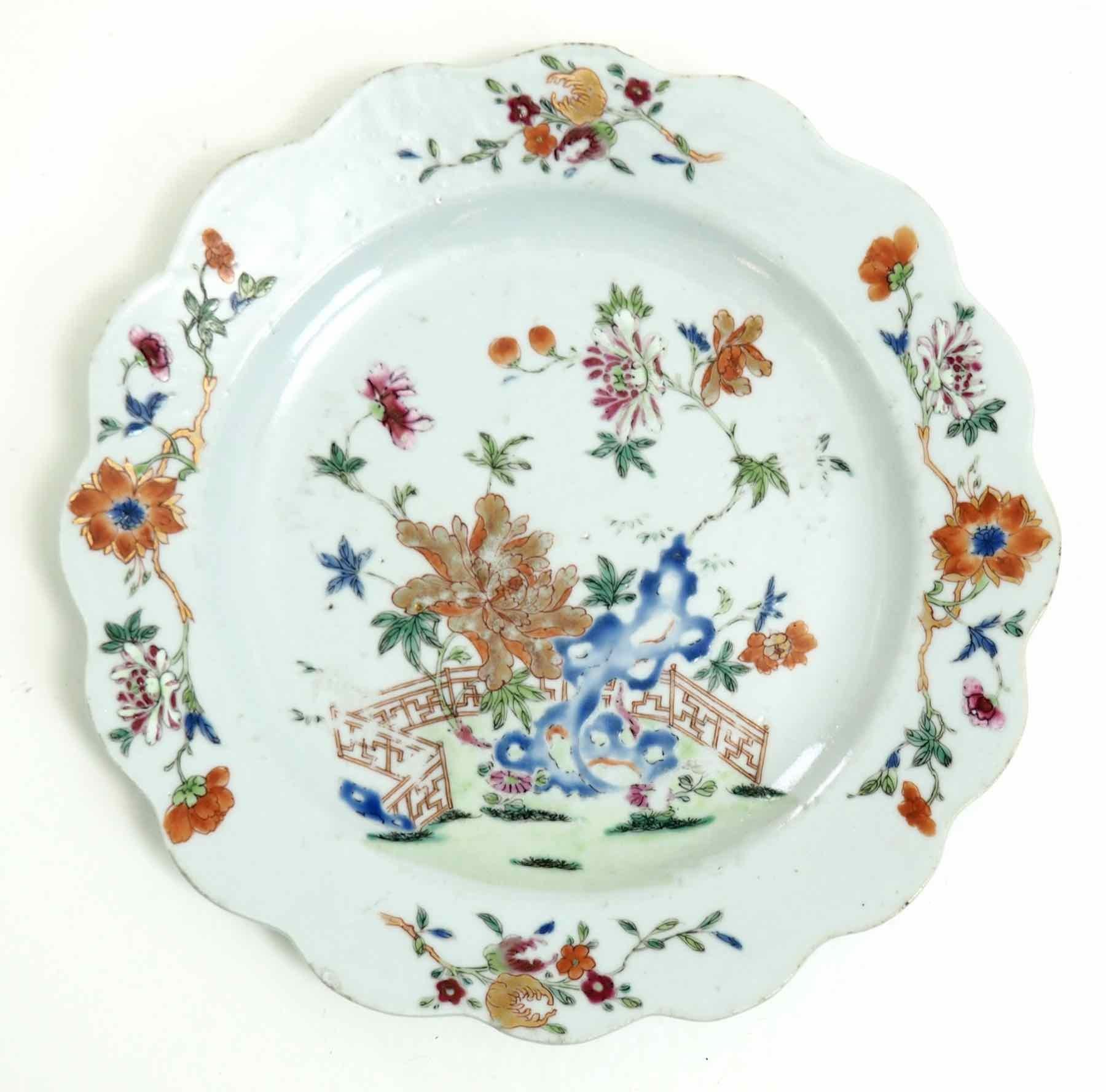 Chinesischer chinesischer Teller, 18. Jahrhundert (18. Jahrhundert und früher) im Angebot