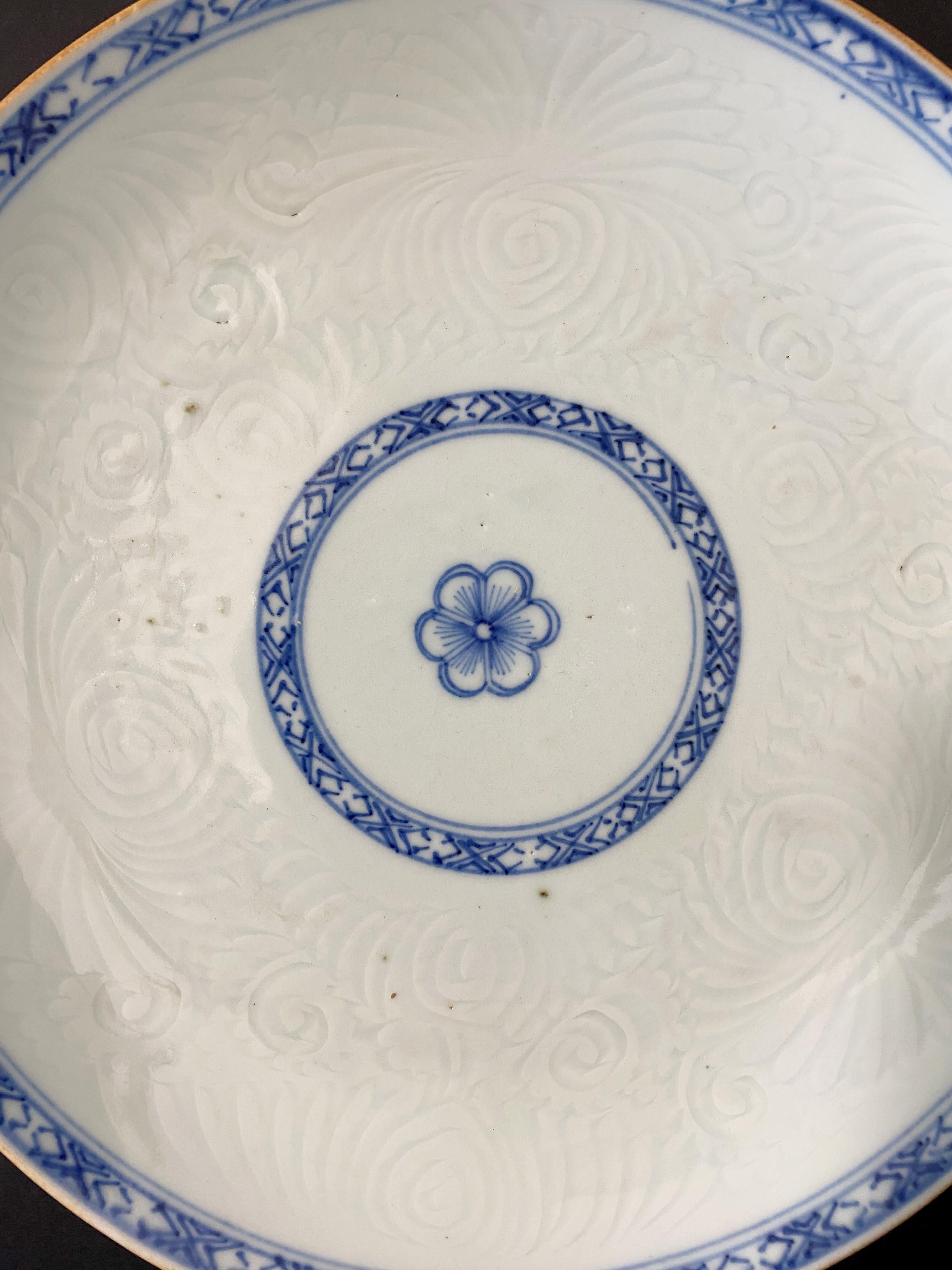 Chinese Plate Inspired by the Blue Family India Compagny, Mid 19th Century In Good Condition For Sale In Beuzevillette, FR