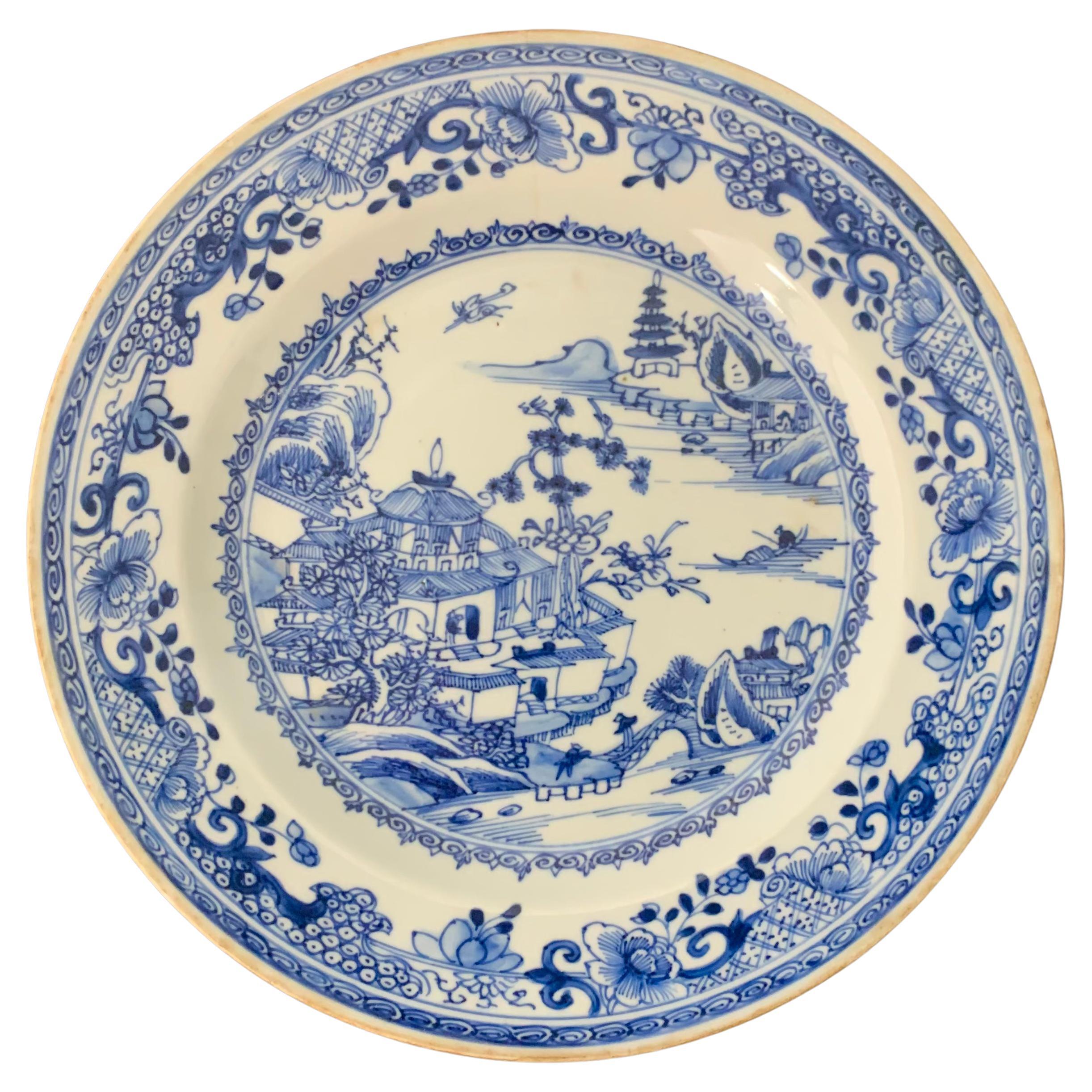 Chinese Plate Inspired by the Blue Family India Compagny, Mid 19th Century