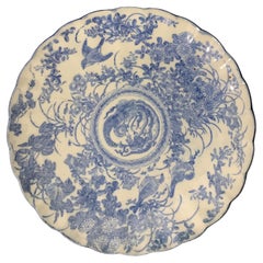 Chinesischer Teller, inspiriert von der blauen Familie, Mitte des 19. Jahrhunderts