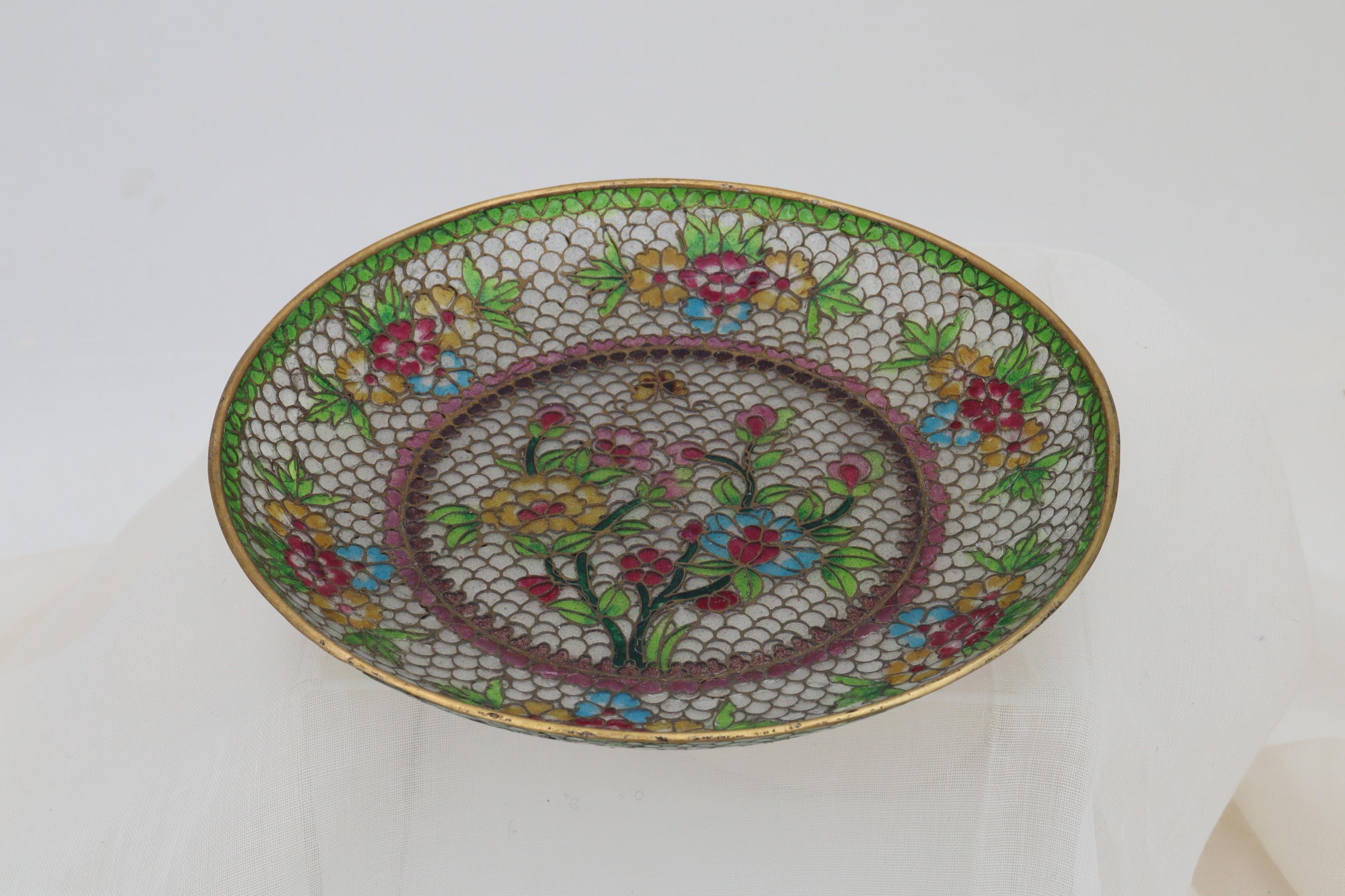 Early 20th Century Chinese plique-a-jour dish For Sale