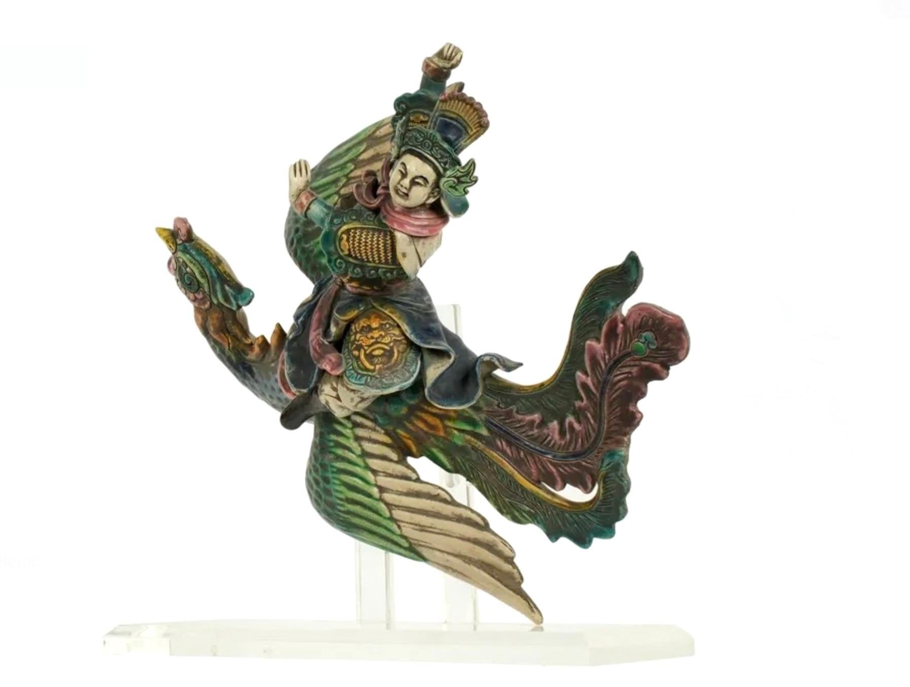 Tuile décorée polychrome chinoise, guerrier sur Phoenix en vente 3