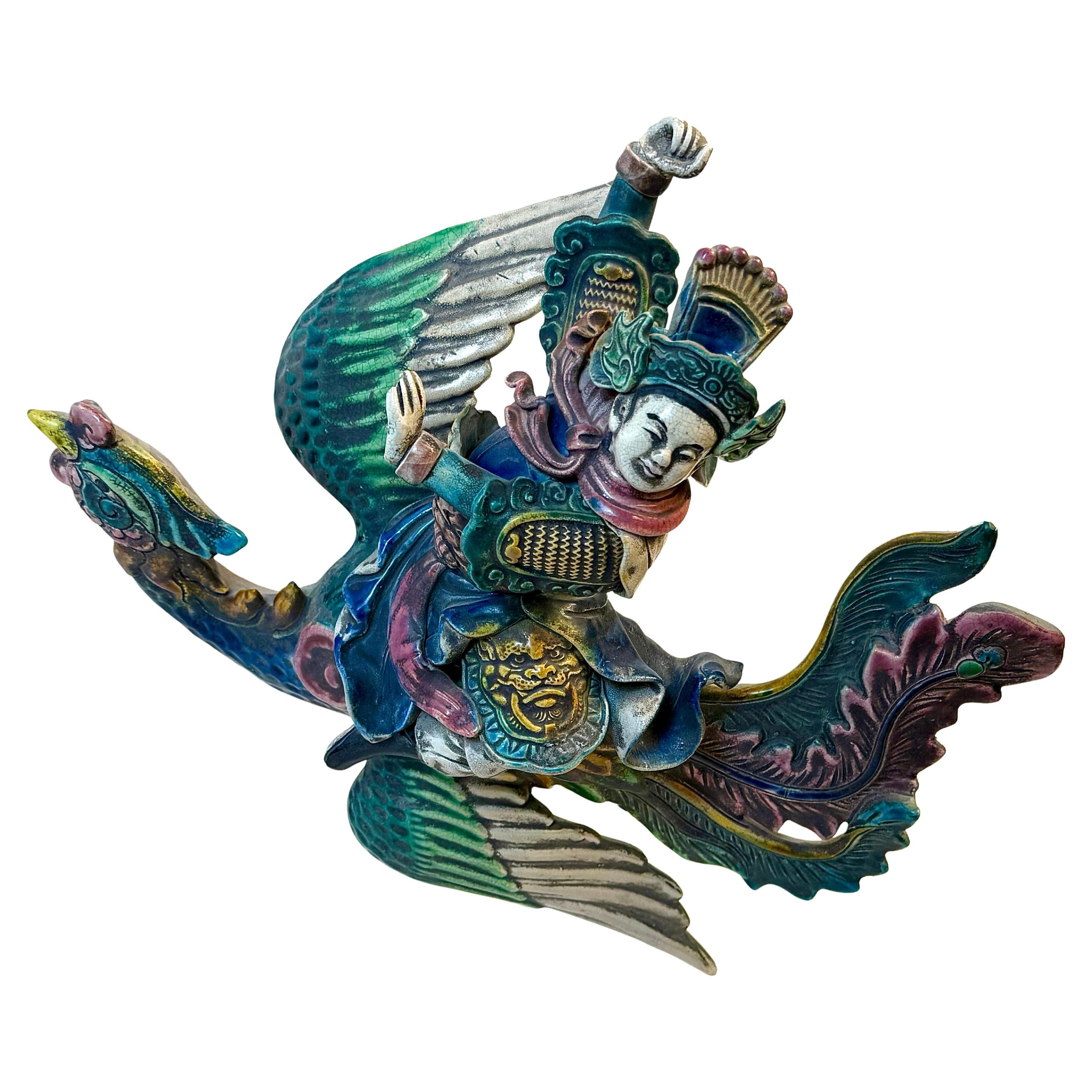 Tuile décorée polychrome chinoise, guerrier sur Phoenix en vente 2