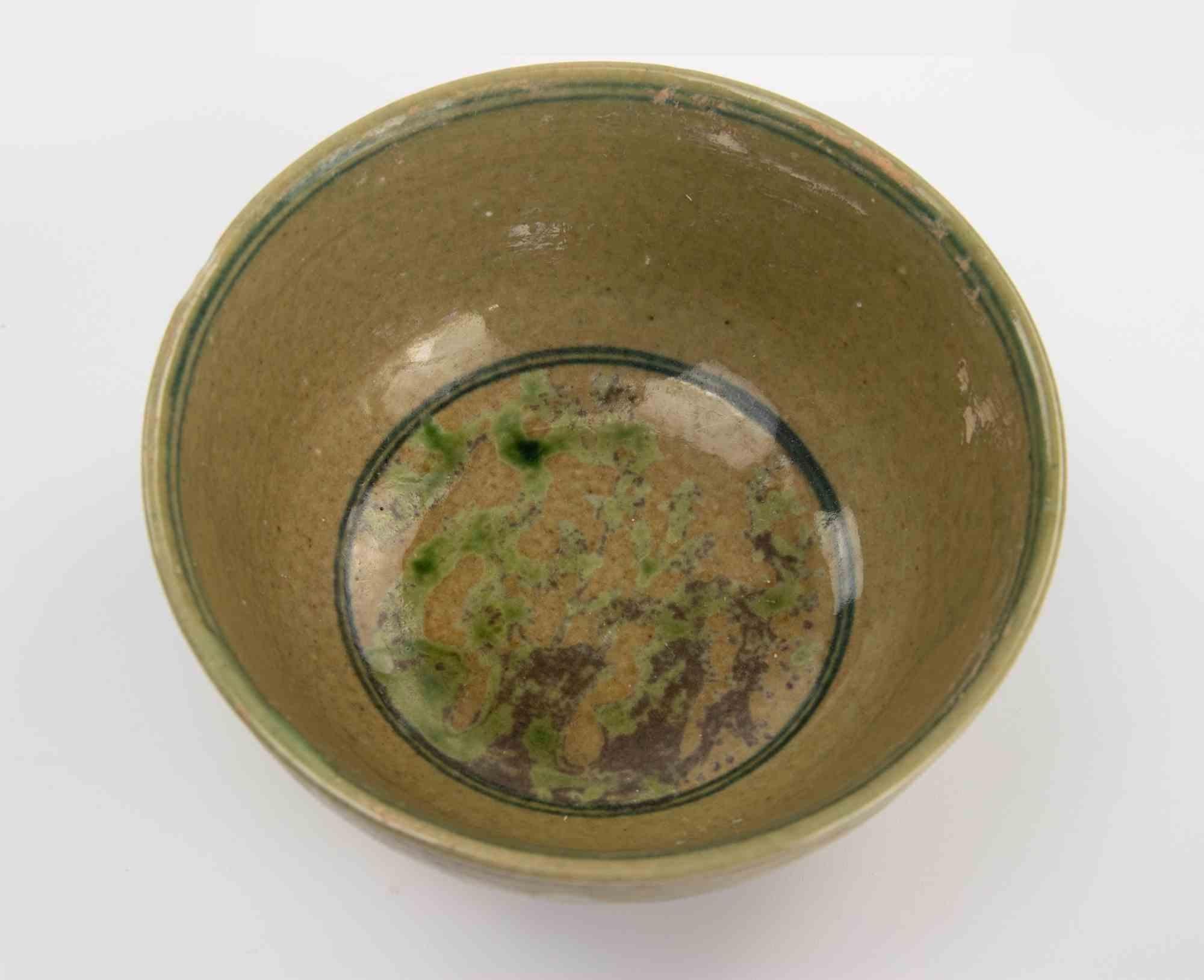 Cinese Ciotola cinese in ceramica smaltata in policromia, stile Ming, con marchio Xuande in vendita