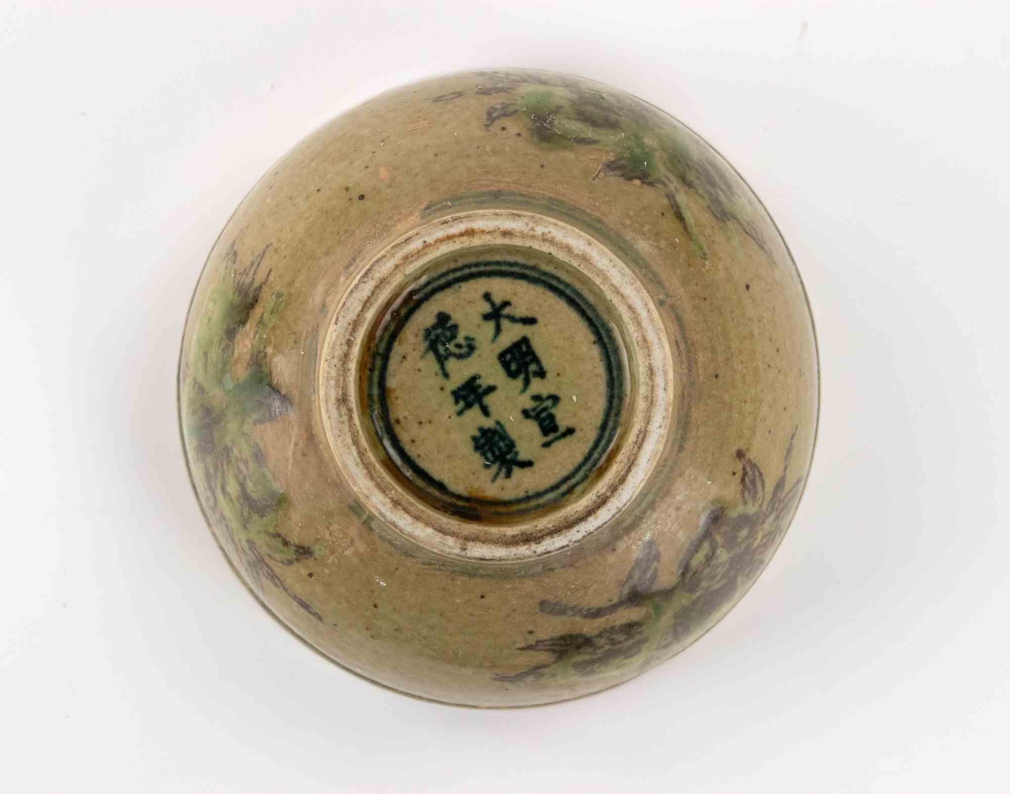 Ciotola cinese in ceramica smaltata in policromia, stile Ming, con marchio Xuande In condizioni buone in vendita a Roma, IT