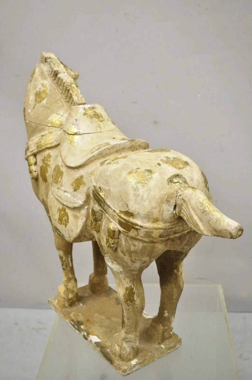 Escultura China de Madera Tallada Policromada 28