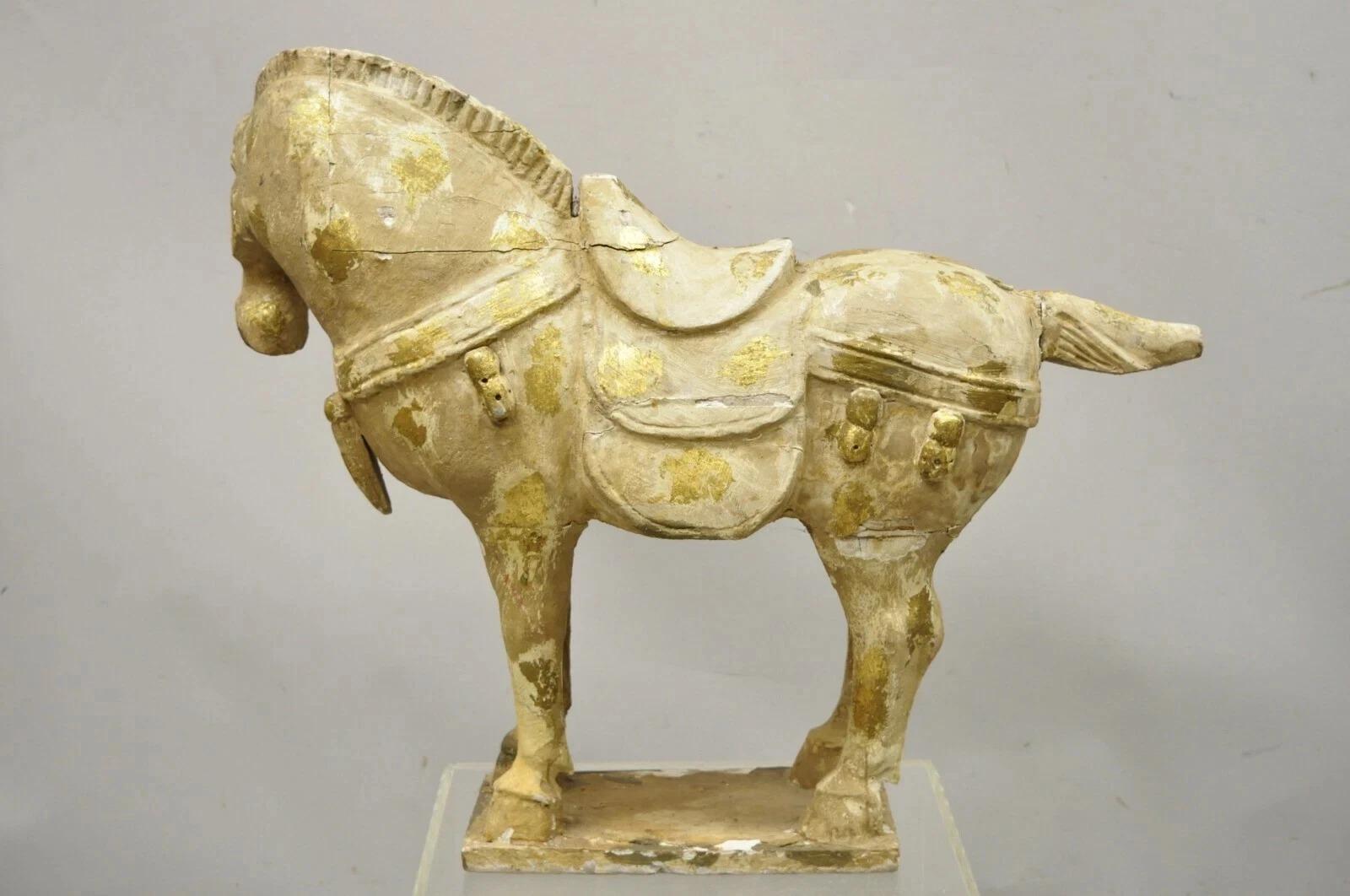 Escultura China de Madera Tallada Policromada 28