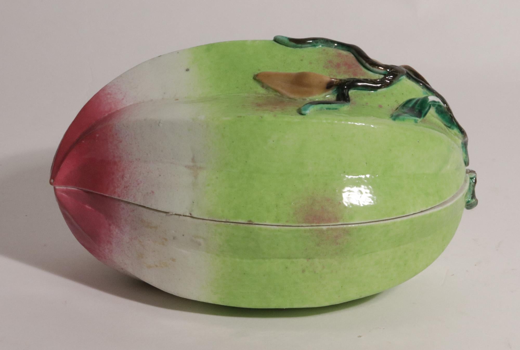 Frutero de porcelana china para altar con forma de melocotón Exportación china en venta